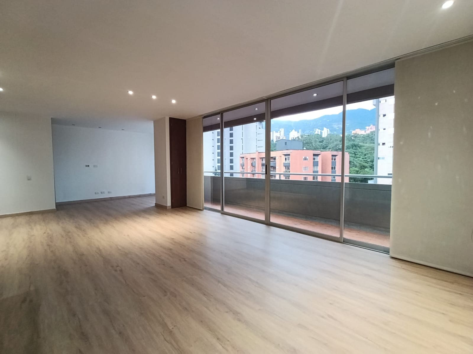 Apartamento en arriendo en Santa María De Los Ángeles, El Poblado, Medellín — foto 1 de 14