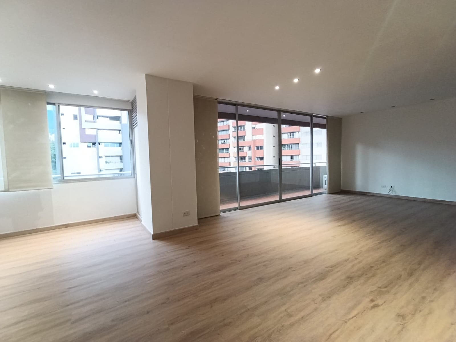 Apartamento en arriendo en Santa María De Los Ángeles, El Poblado, Medellín — foto 3 de 14