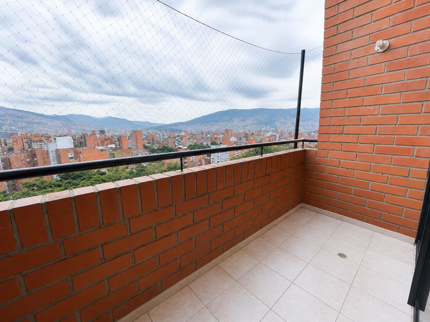 Apartamento en arriendo en La Castellana, Laureles, Medellín — foto 4 de 19