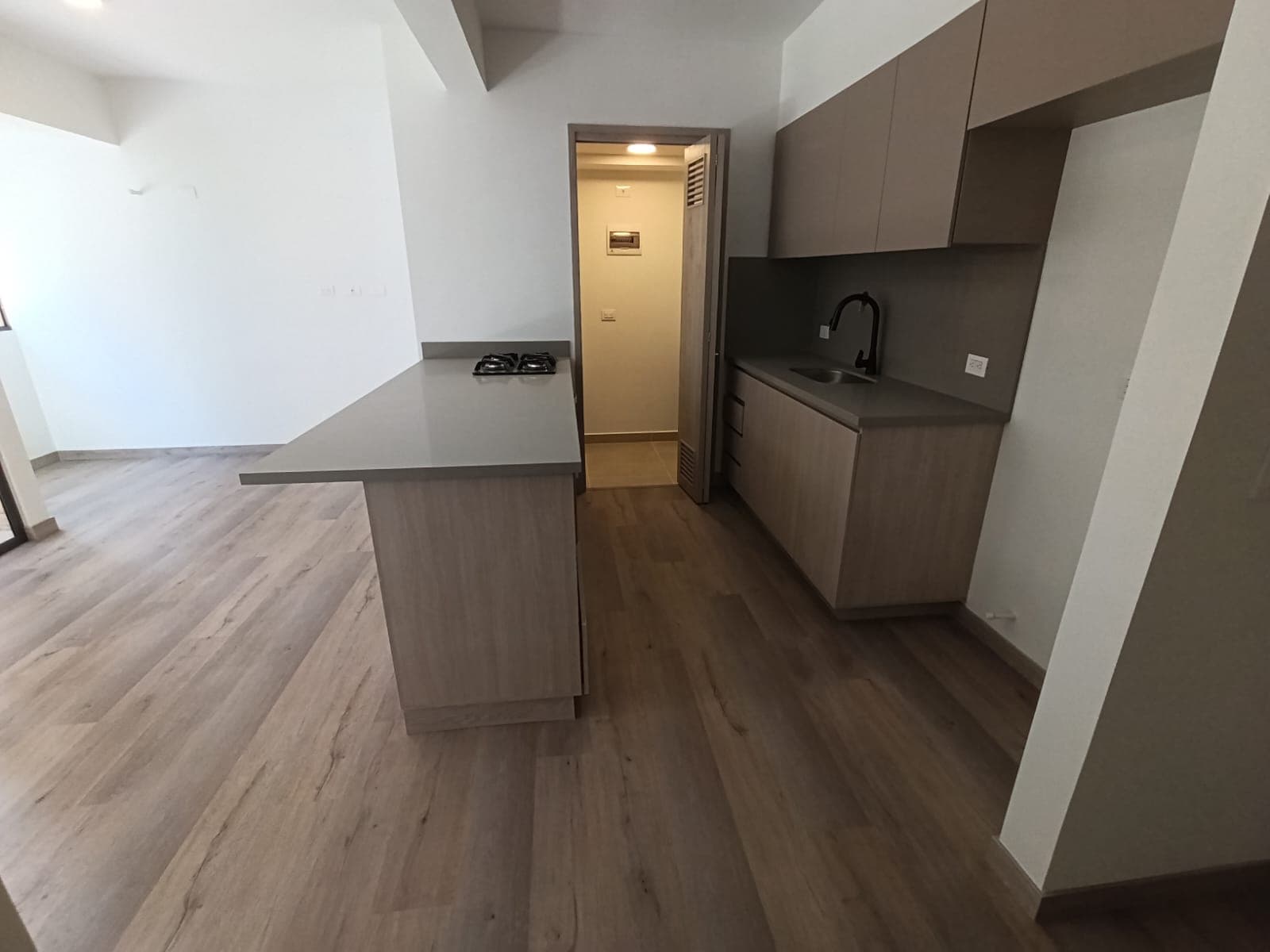 Apartamento en arriendo en Ciudad Del Rio, El Poblado, Medellín — foto 1 de 17
