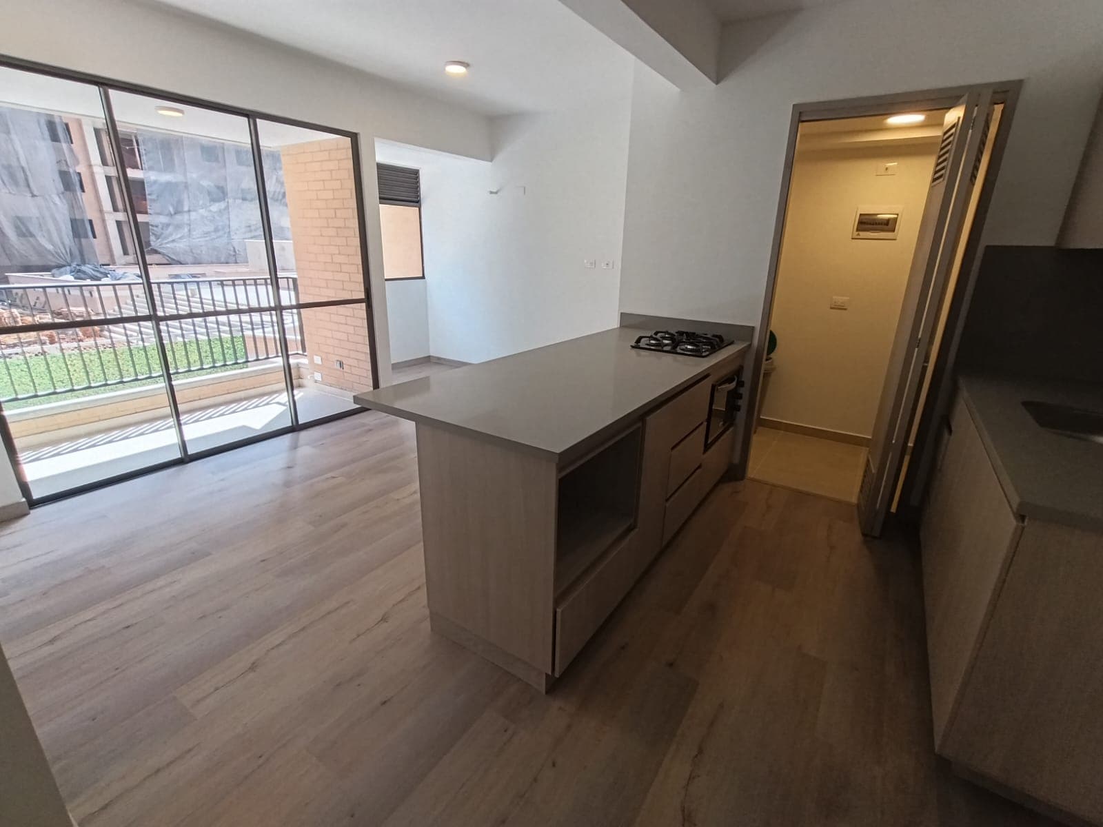 Apartamento en arriendo en Ciudad Del Rio, El Poblado, Medellín — foto 4 de 17