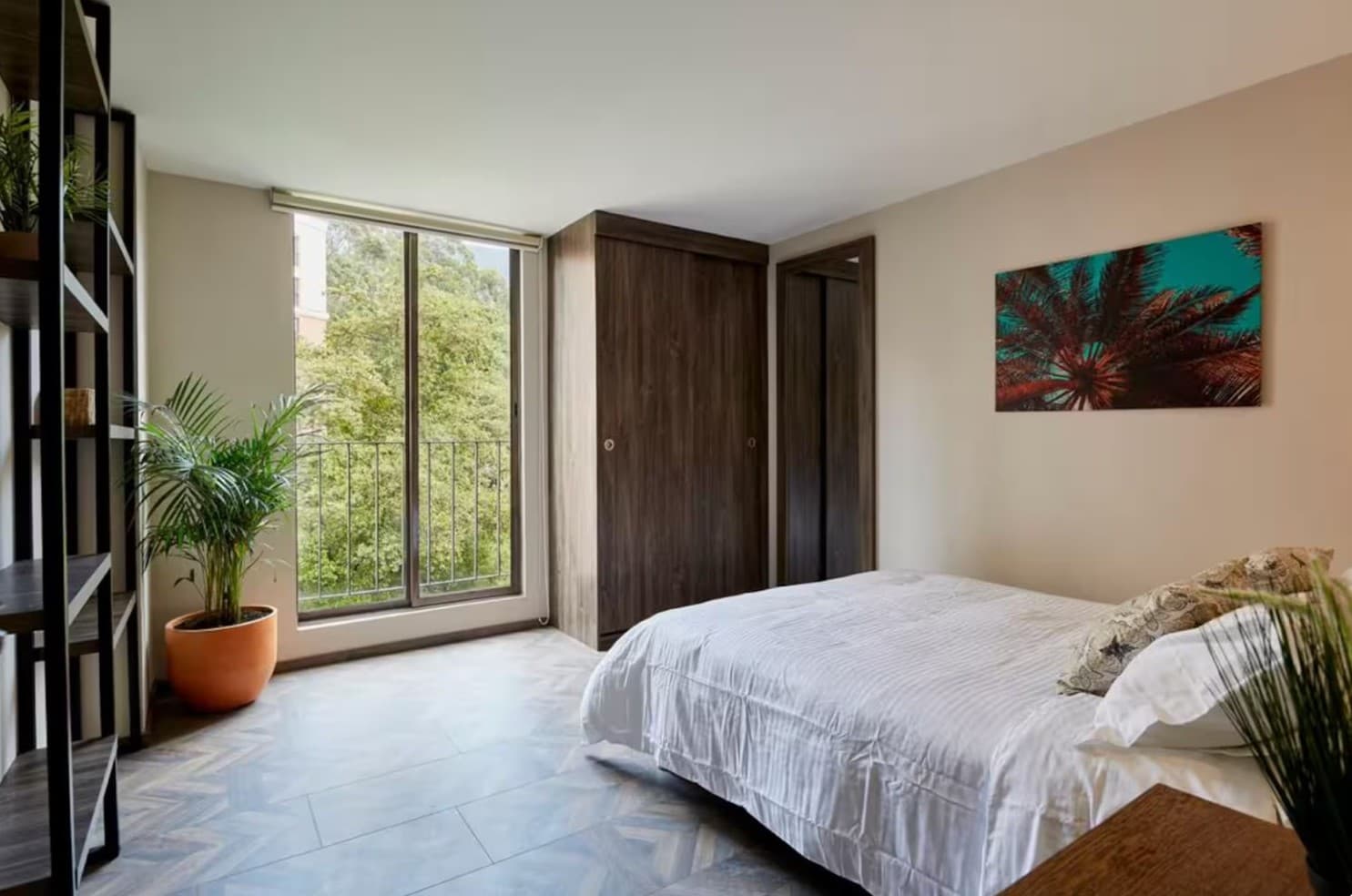 Apartamento en arriendo en Lalinde, El Poblado, Medellín — foto 5 de 10