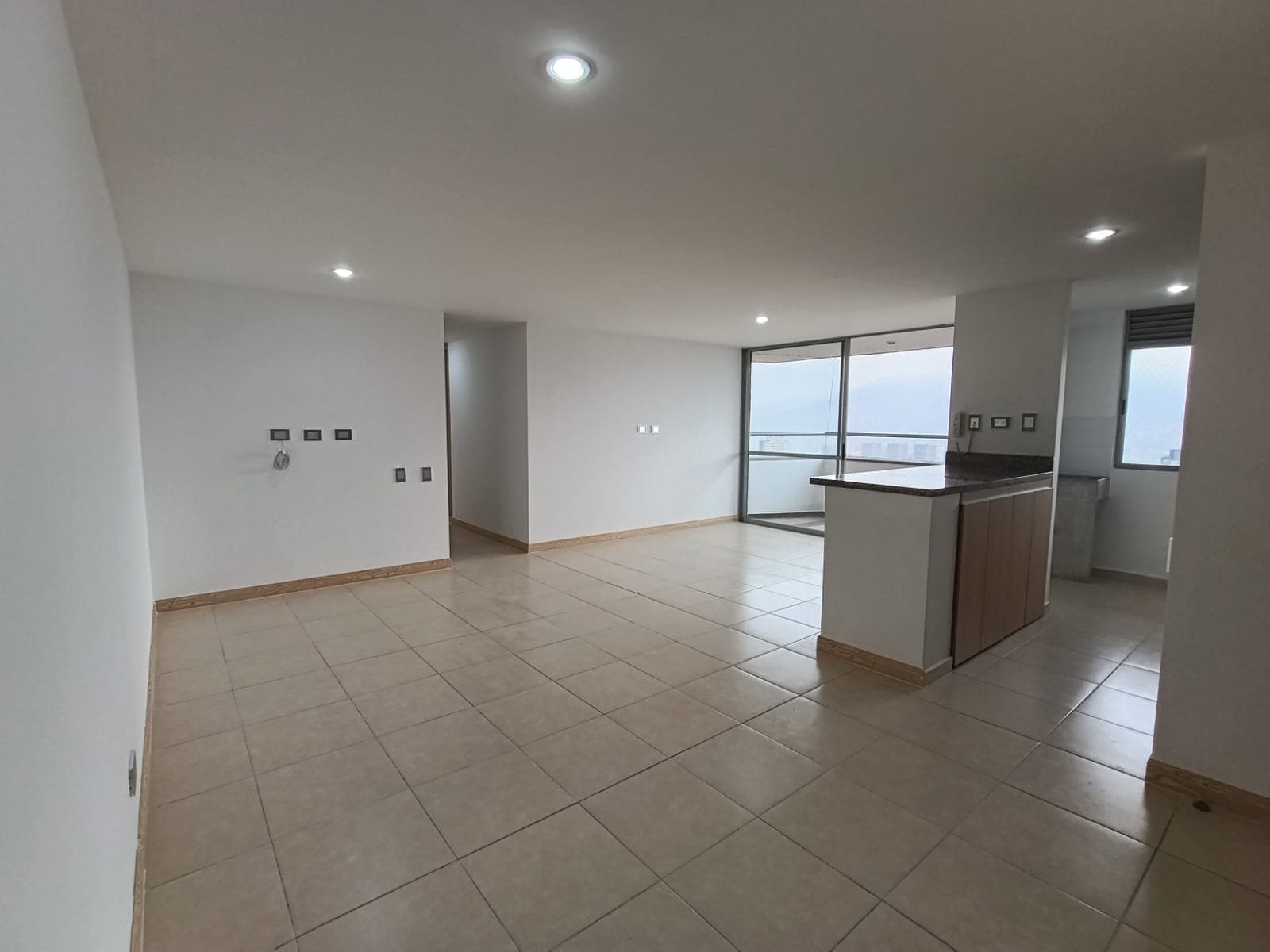 Apartamento en arriendo en Loma Del Indio, El Poblado, Medellín — foto 5 de 20