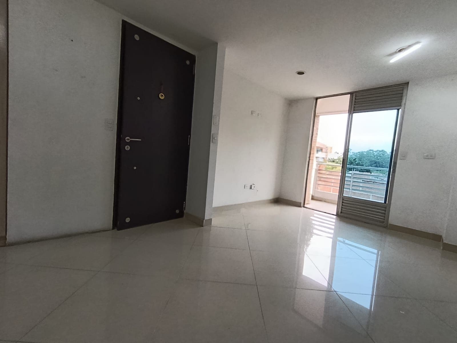 Apartamento en arriendo en La Castellana, Laureles, Medellín — foto 5 de 10