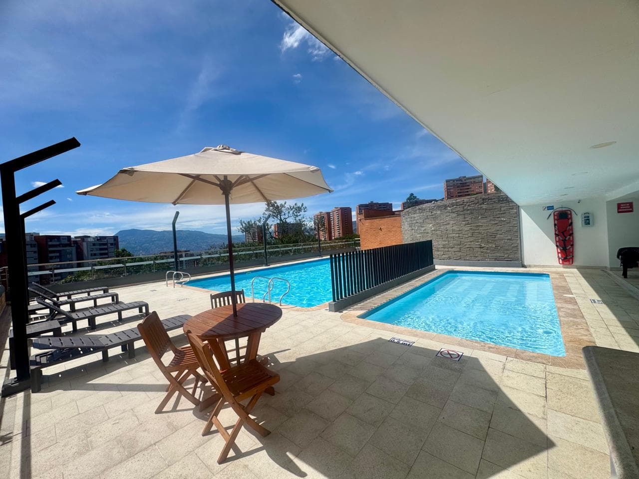 Apartamento en arriendo en Loma De Las Brujas, Envigado — foto 1 de 20
