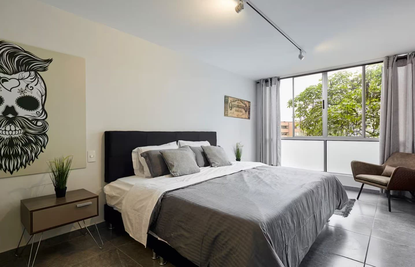 Apartamento en arriendo en Lalinde, El Poblado, Medellín — foto 3 de 9