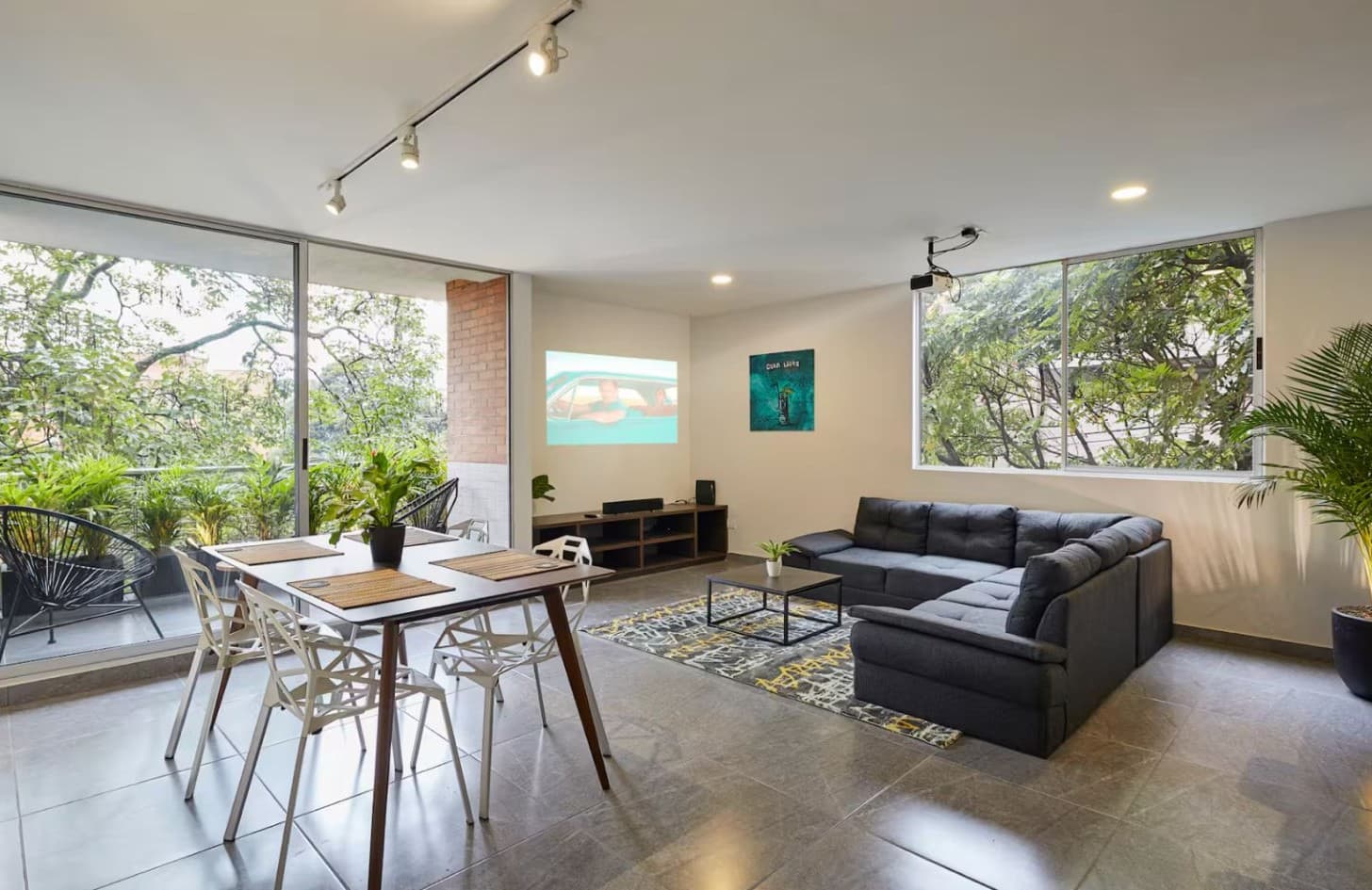 Apartamento en arriendo en Lalinde, El Poblado, Medellín — foto 5 de 9