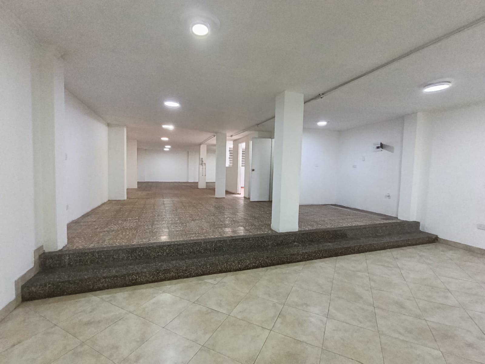 Local en arriendo en Parque De, Envigado — foto 2 de 11