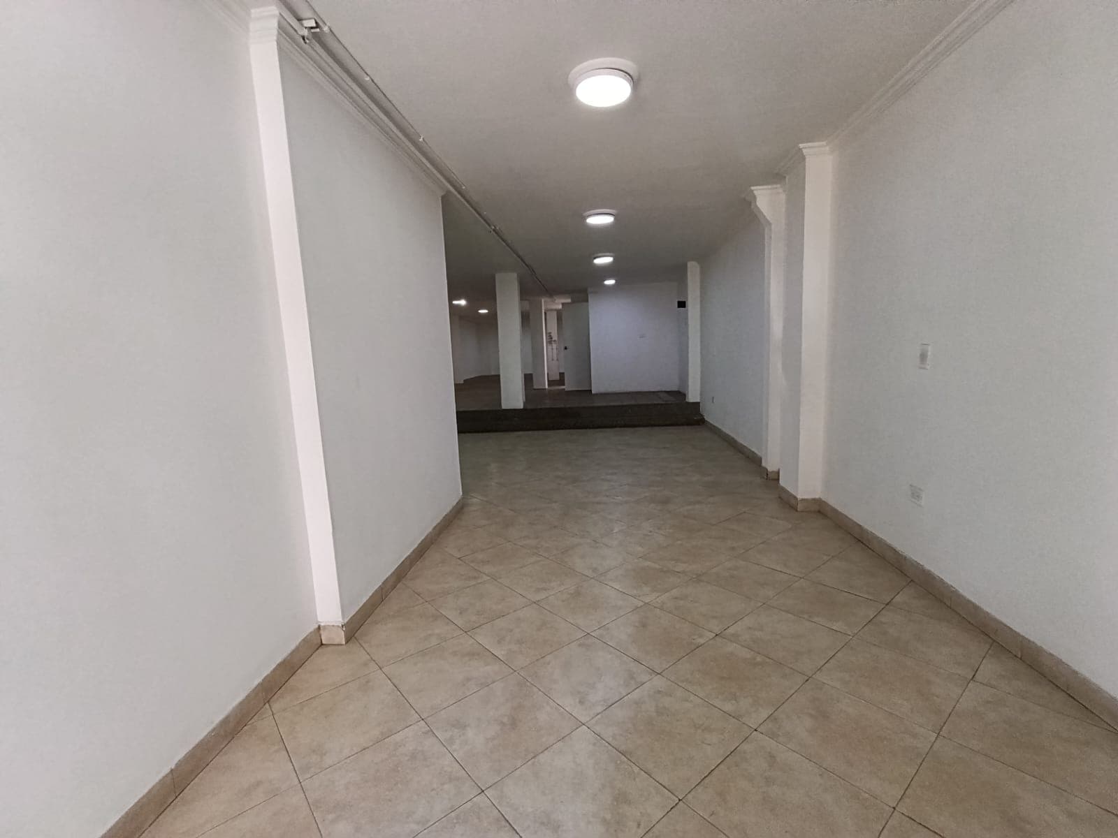 Local en arriendo en Parque De, Envigado — foto 3 de 11
