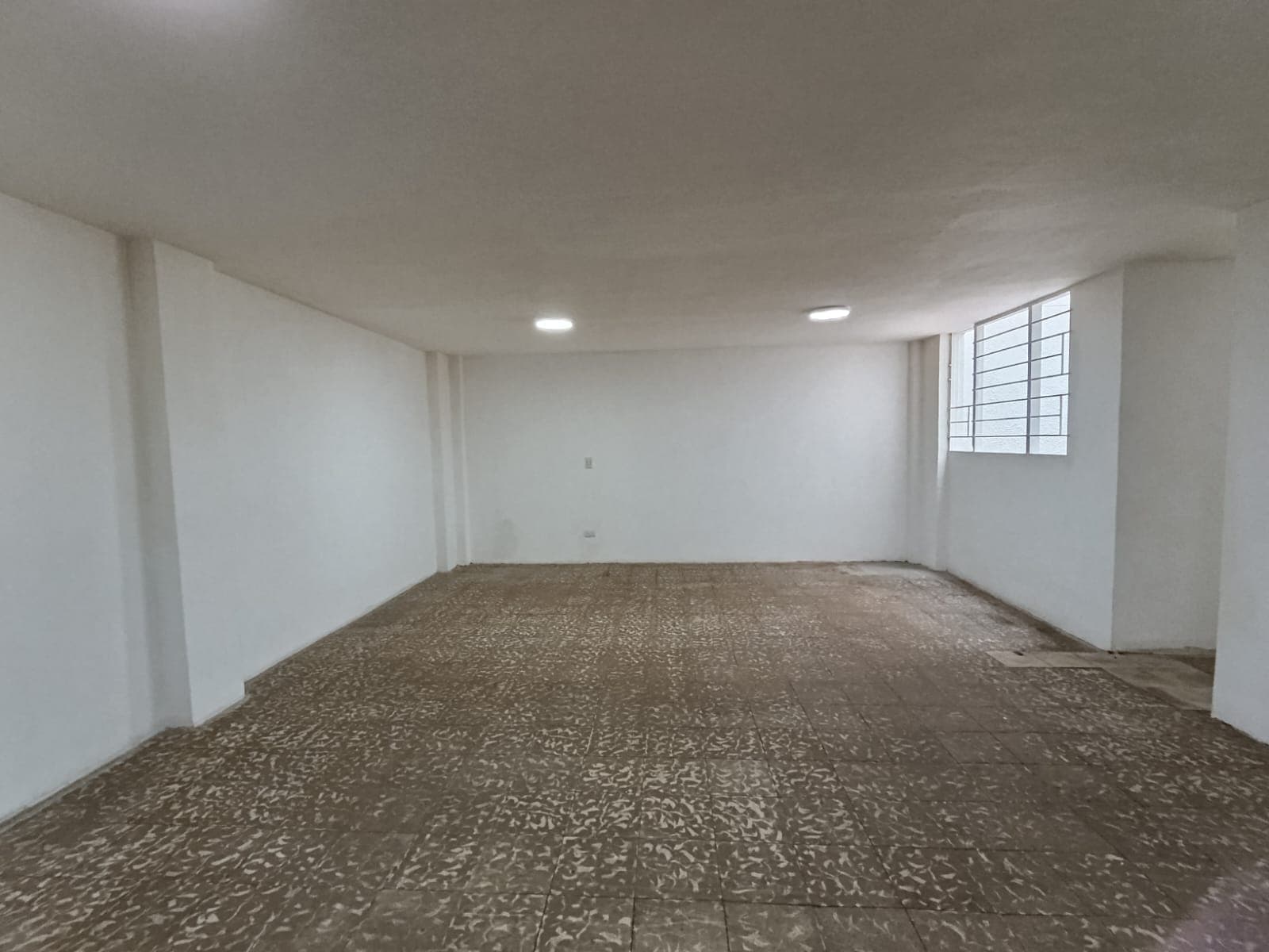 Local en arriendo en Parque De, Envigado — foto 4 de 11