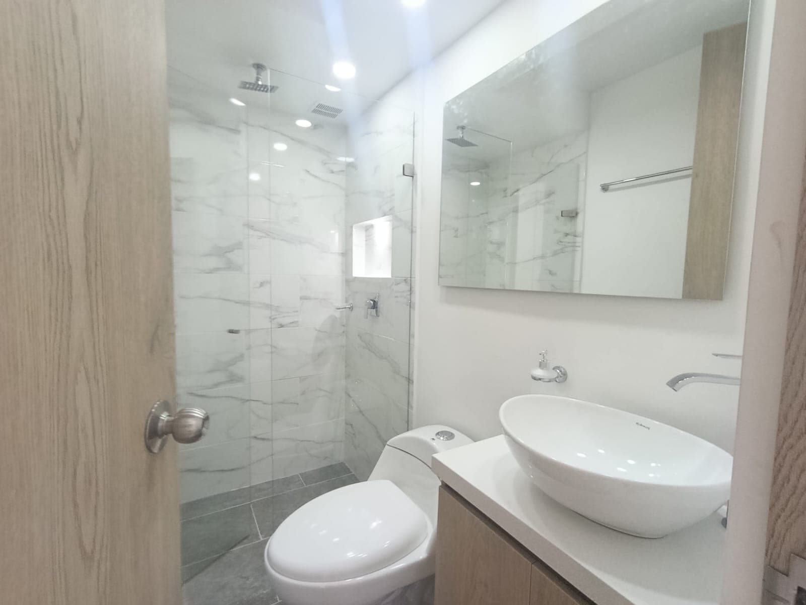 Apartamento en arriendo en El Carmen De Viboral — foto 2 de 12