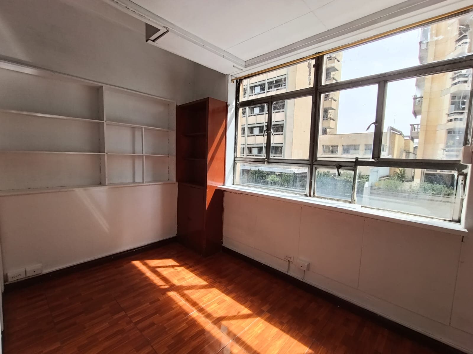 Oficina en arriendo en La Candelaria, Centro, Medellín — foto 1 de 7