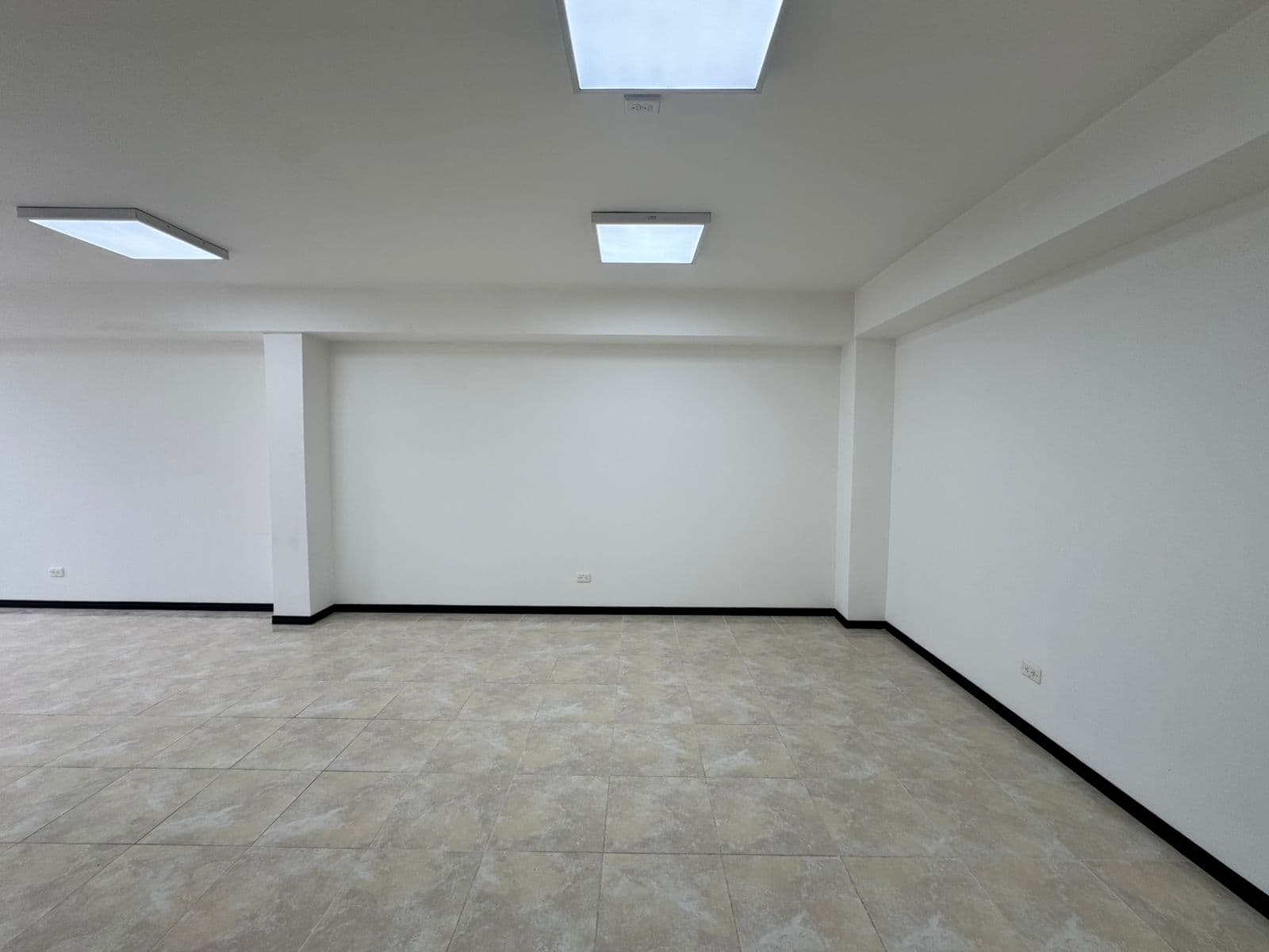 Oficina en arriendo en Holanda, Sabaneta — foto 2 de 14