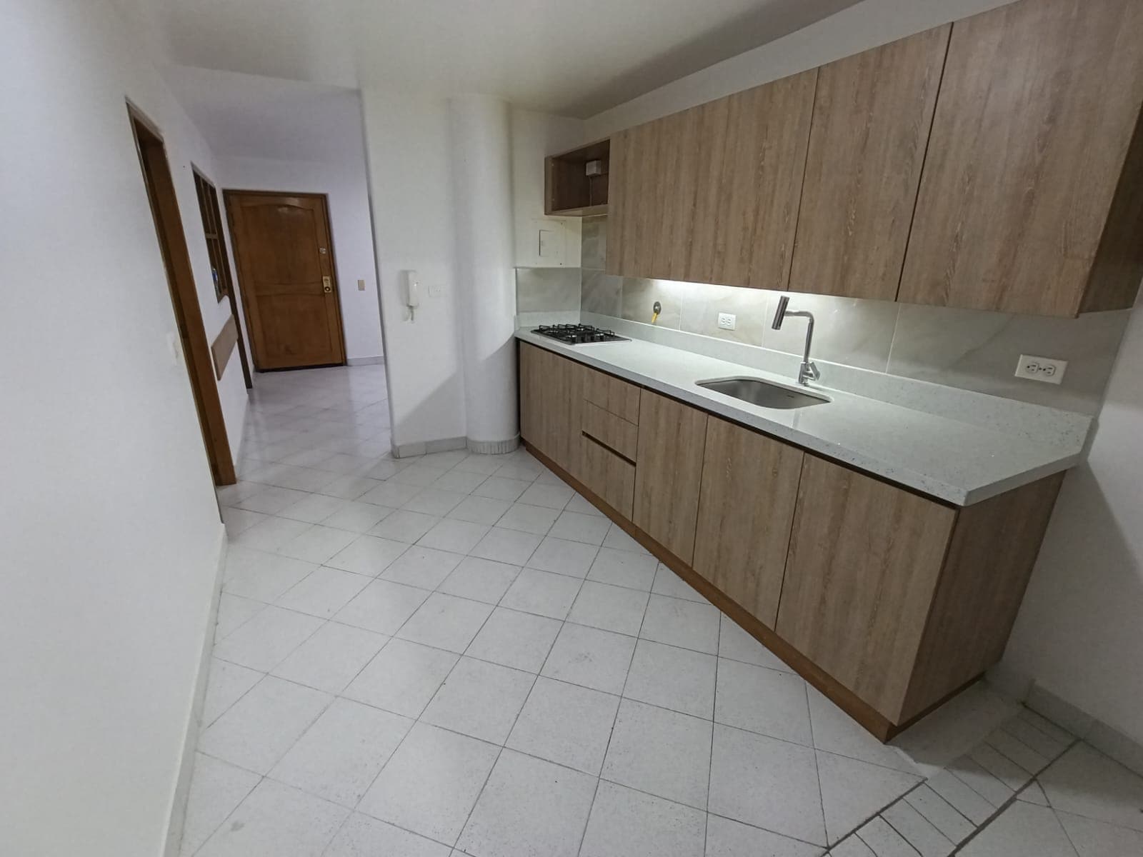 Apartamento en arriendo en Almería, La America, Medellín — foto 1 de 12