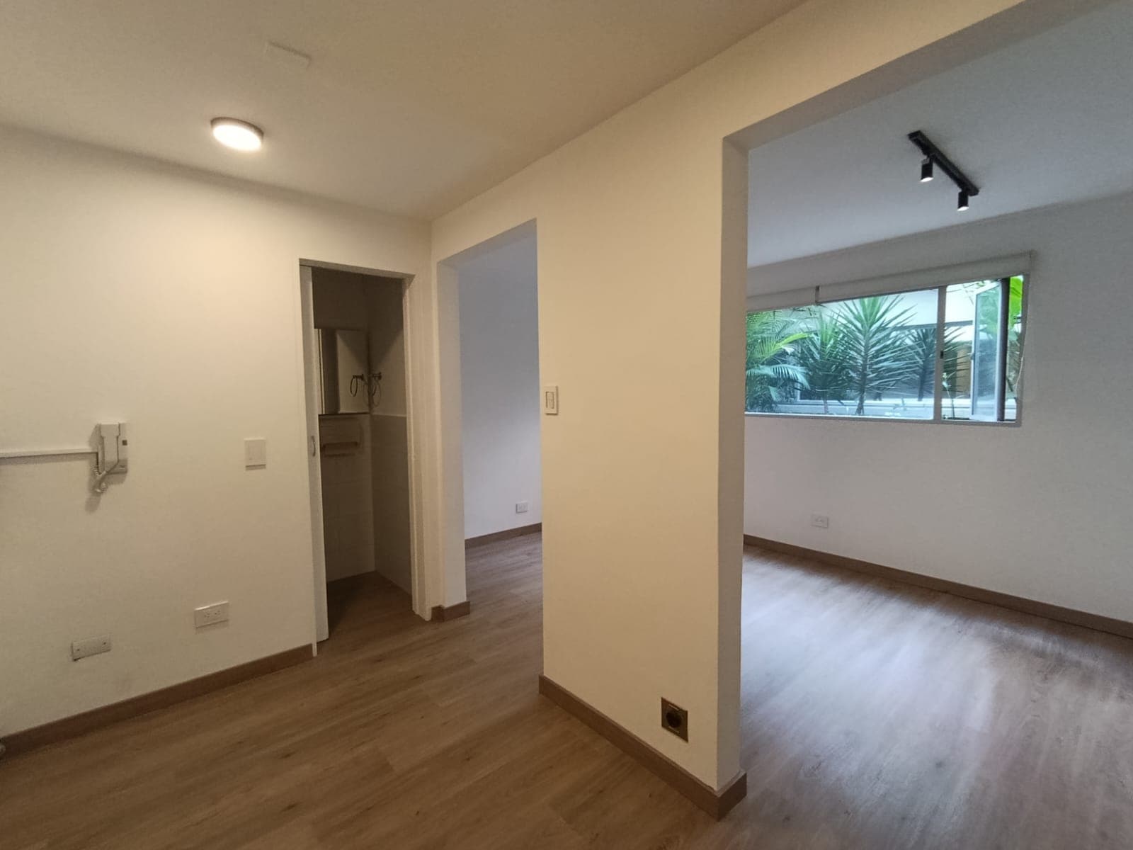 Oficina en arriendo en Laureles, Medellín — foto 1 de 8