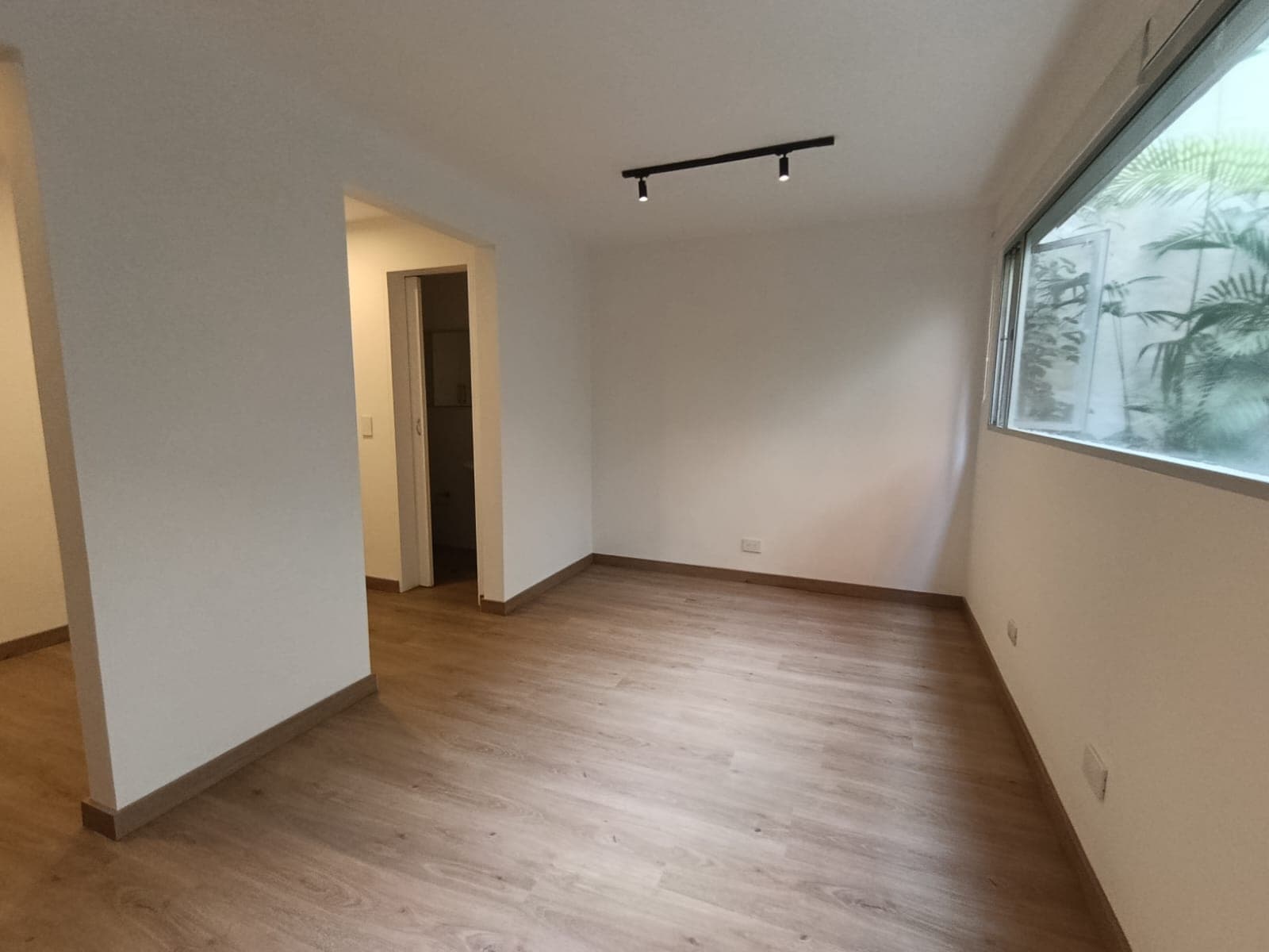 Oficina en arriendo en Laureles, Medellín — foto 2 de 8