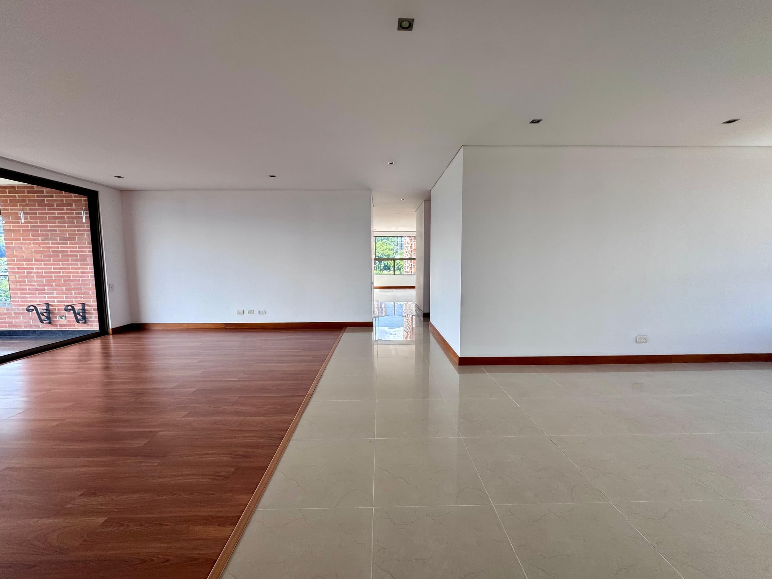 Apartamento en arriendo en La Visitacion Los Gonzalez, El Poblado, Medellín — foto 2 de 20