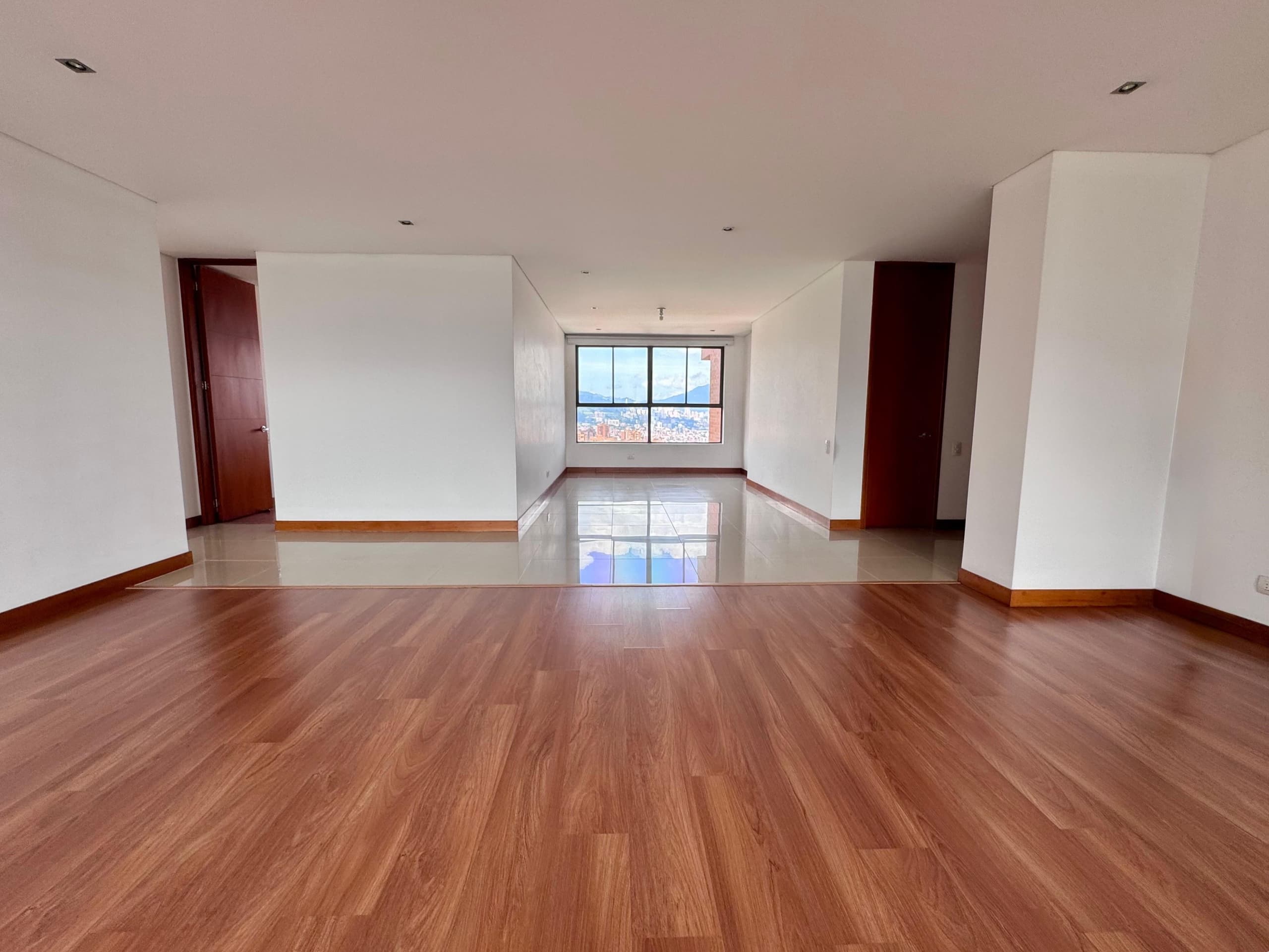 Apartamento en arriendo en La Visitacion Los Gonzalez, El Poblado, Medellín — foto 3 de 20