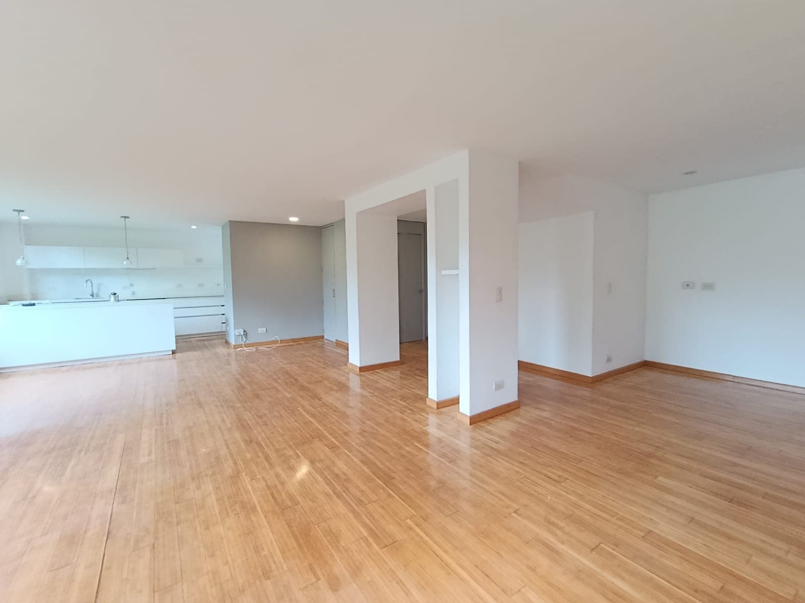 Apartamento en arriendo en Lalinde, El Poblado, Medellín — foto 3 de 20