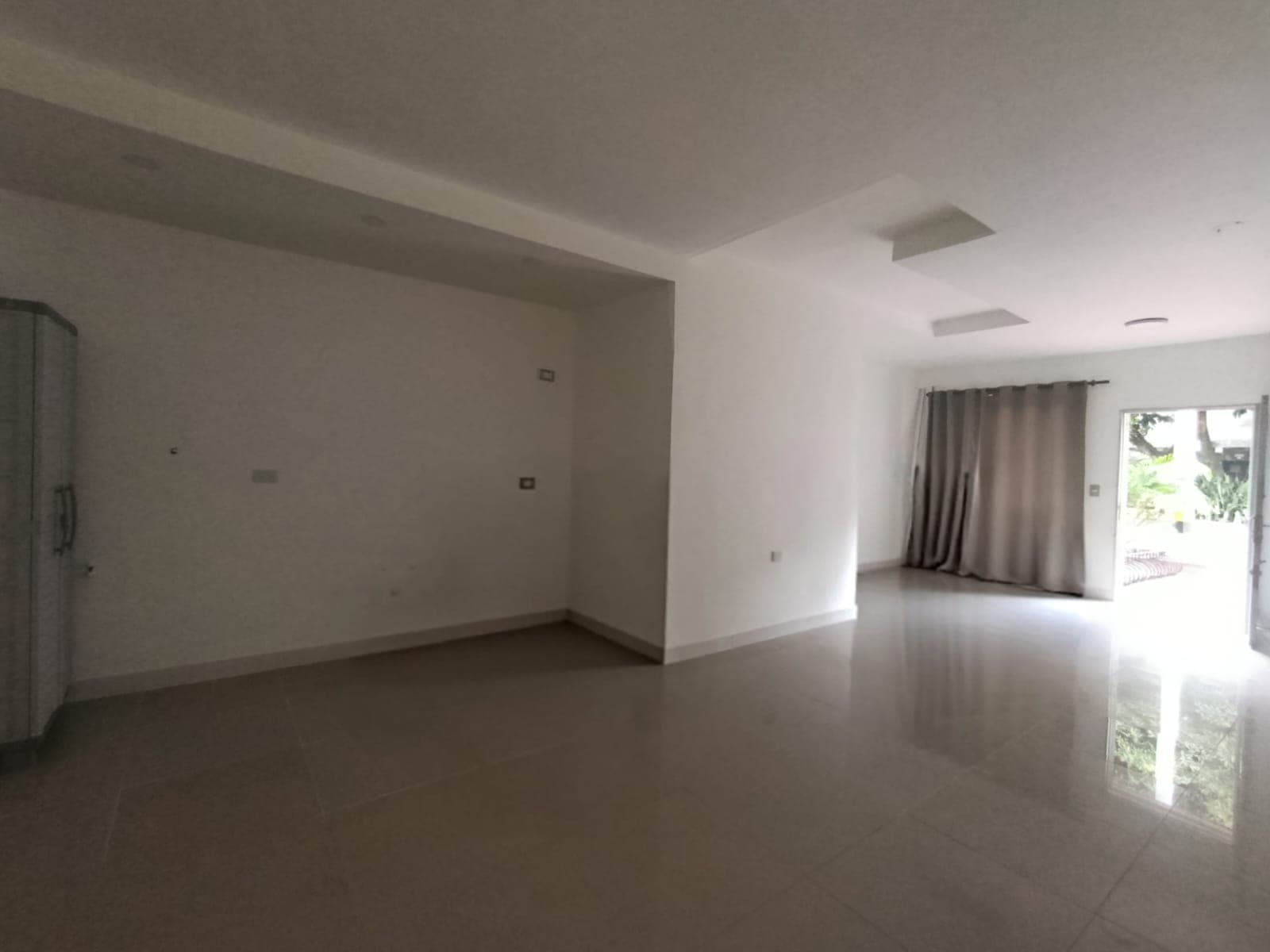 Local en arriendo en Los Colores, Laureles, Medellín — foto 3 de 6