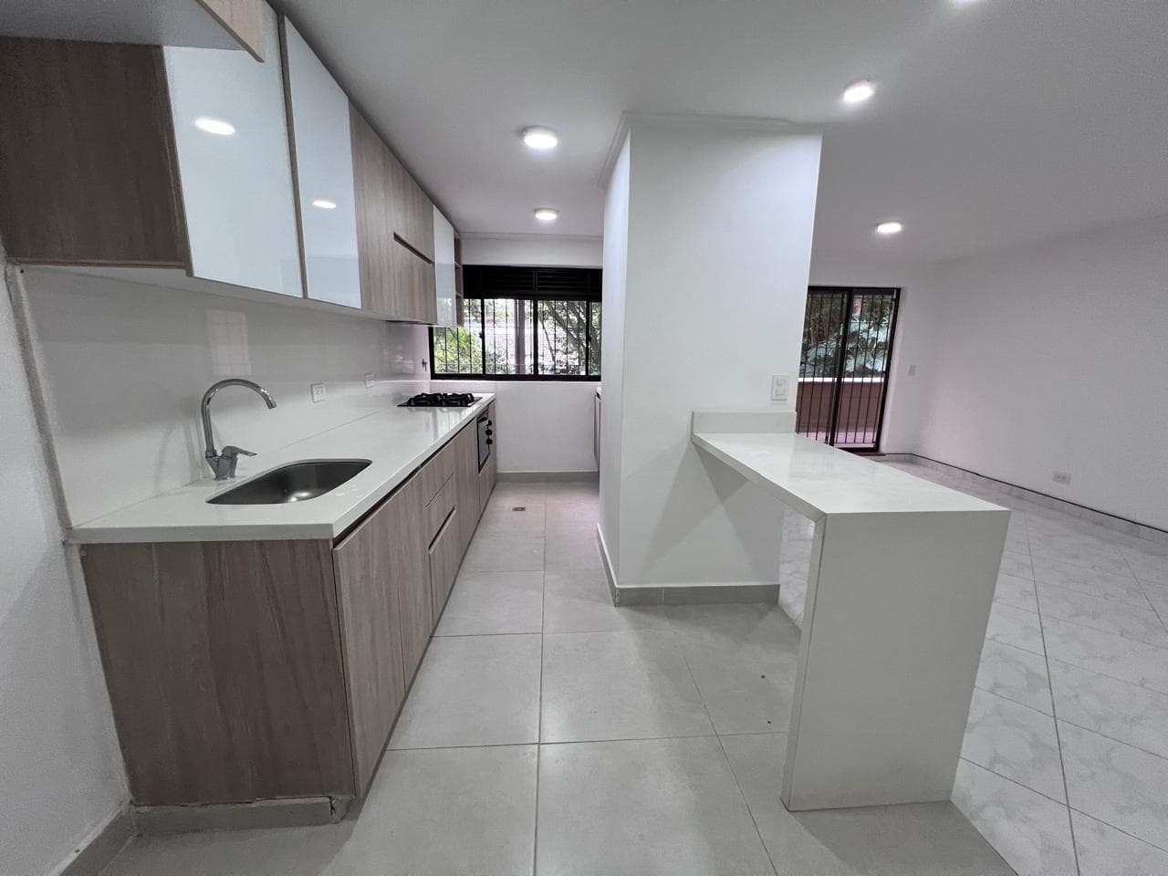 Apartamento en arriendo en El Tesoro, El Poblado, Medellín — foto 2 de 20