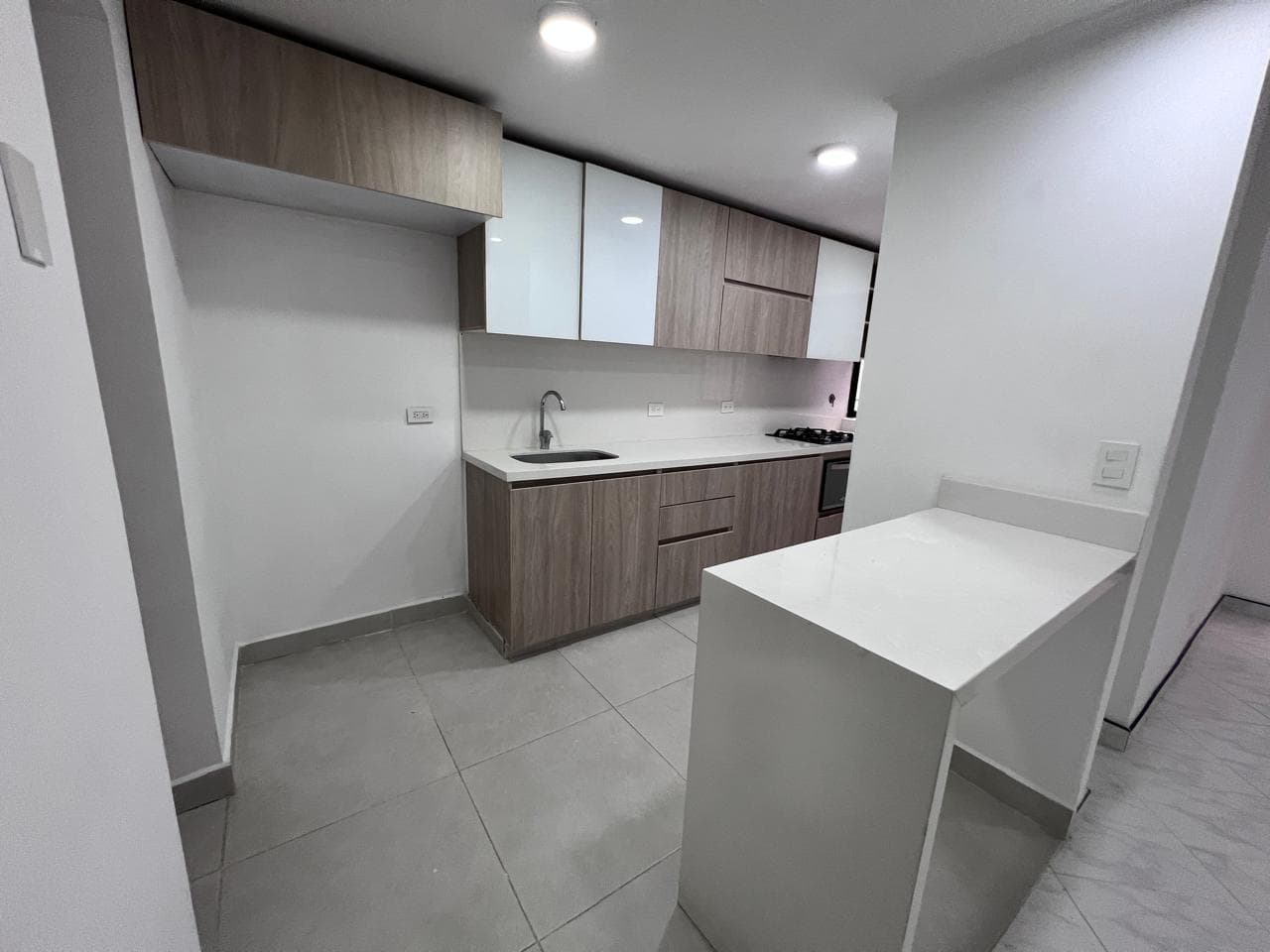Apartamento en arriendo en El Tesoro, El Poblado, Medellín — foto 3 de 20