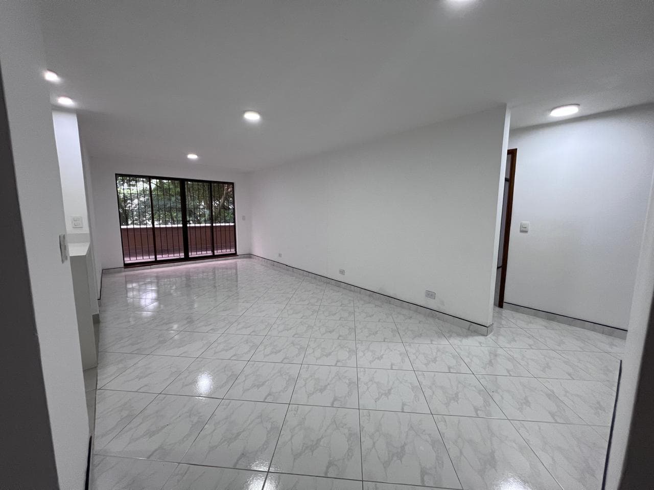 Apartamento en arriendo en El Tesoro, El Poblado, Medellín — foto 4 de 20
