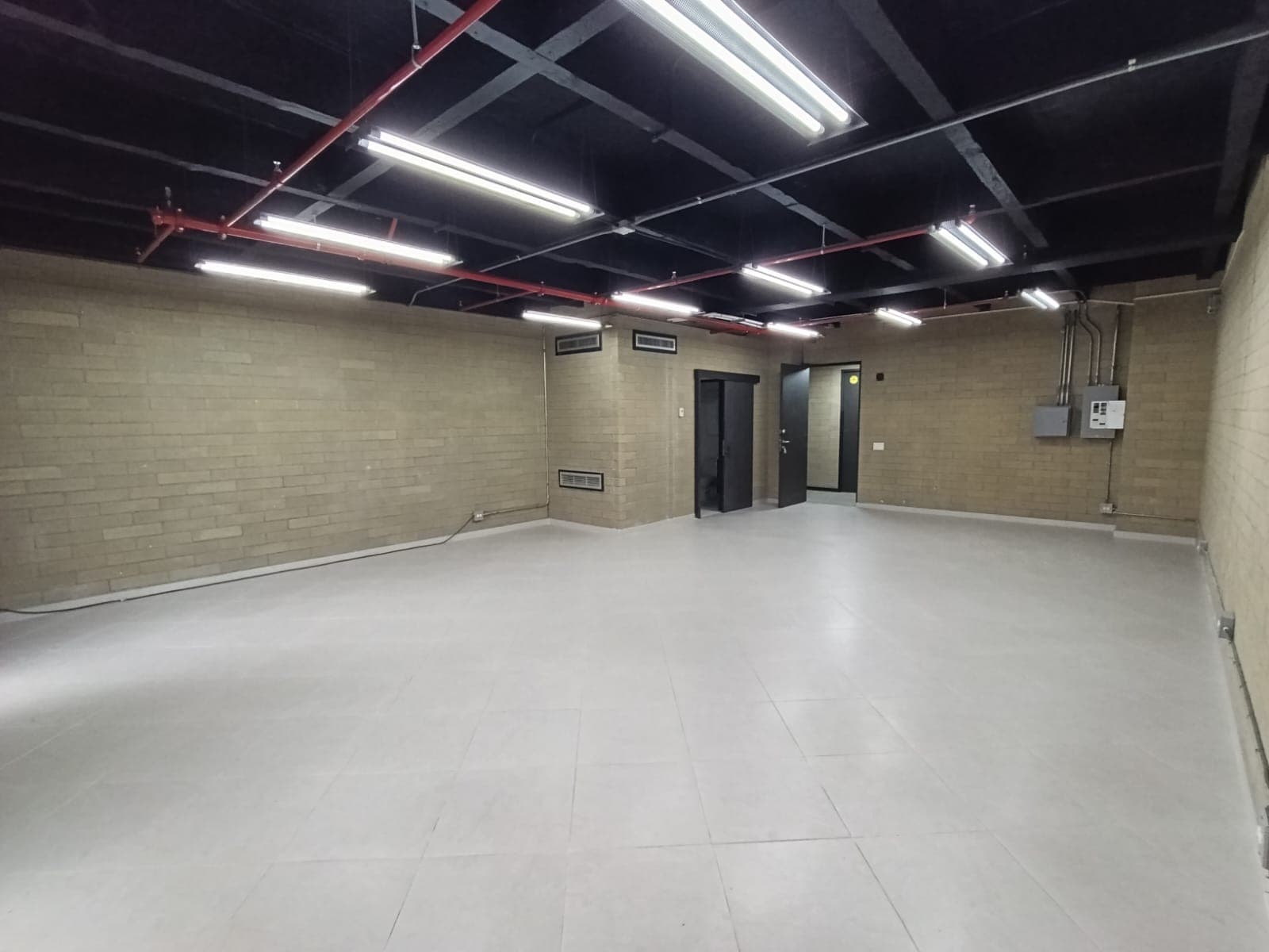 Oficina en arriendo en Guayabal, Medellín — foto 1 de 8