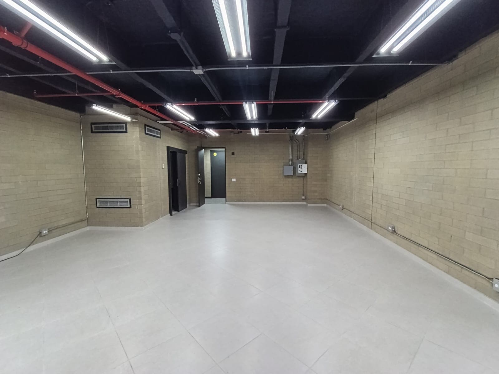 Oficina en arriendo en Guayabal, Medellín — foto 2 de 8