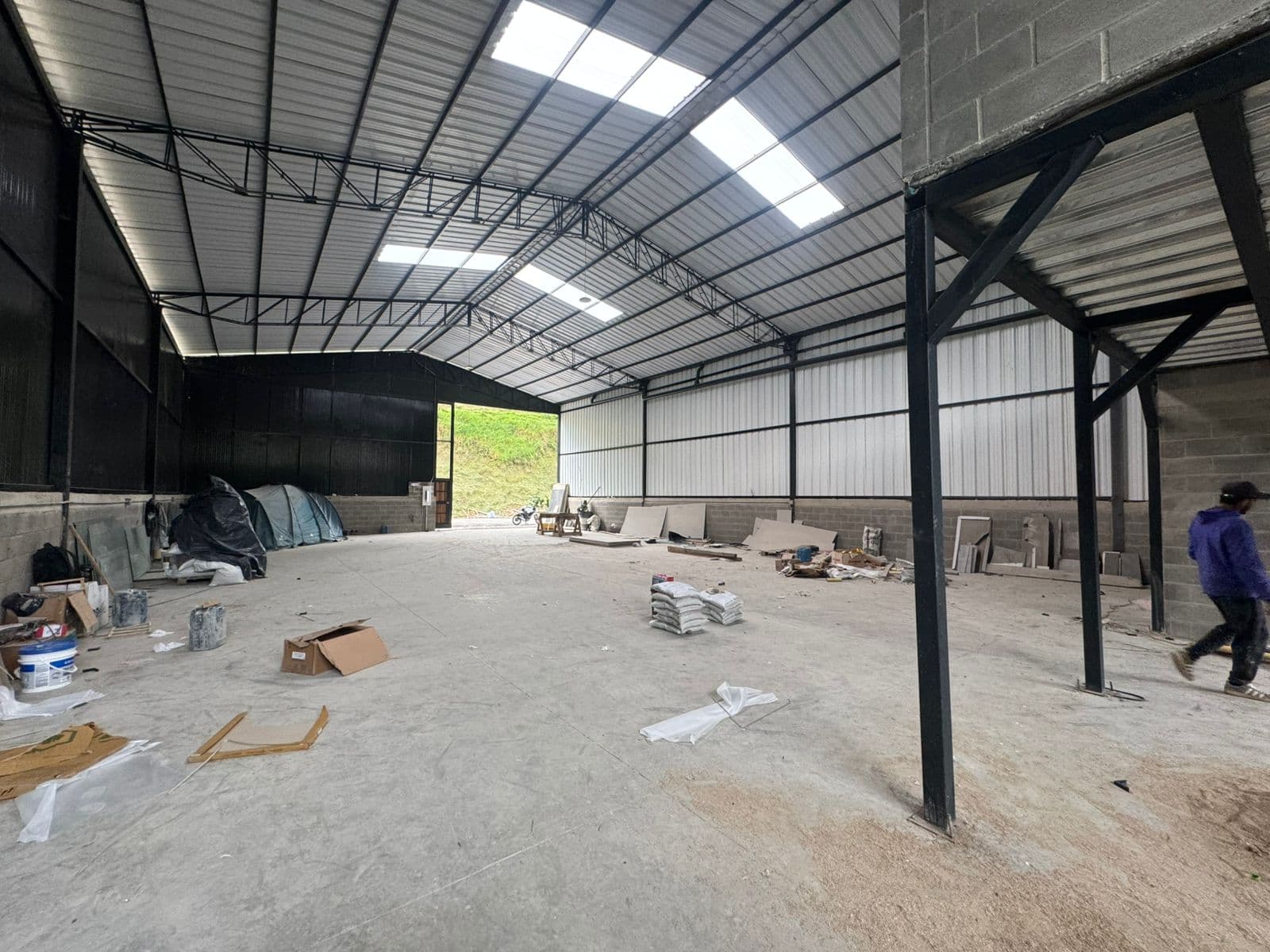 Bodega en arriendo en Vereda La Miel, Caldas — foto 2 de 20