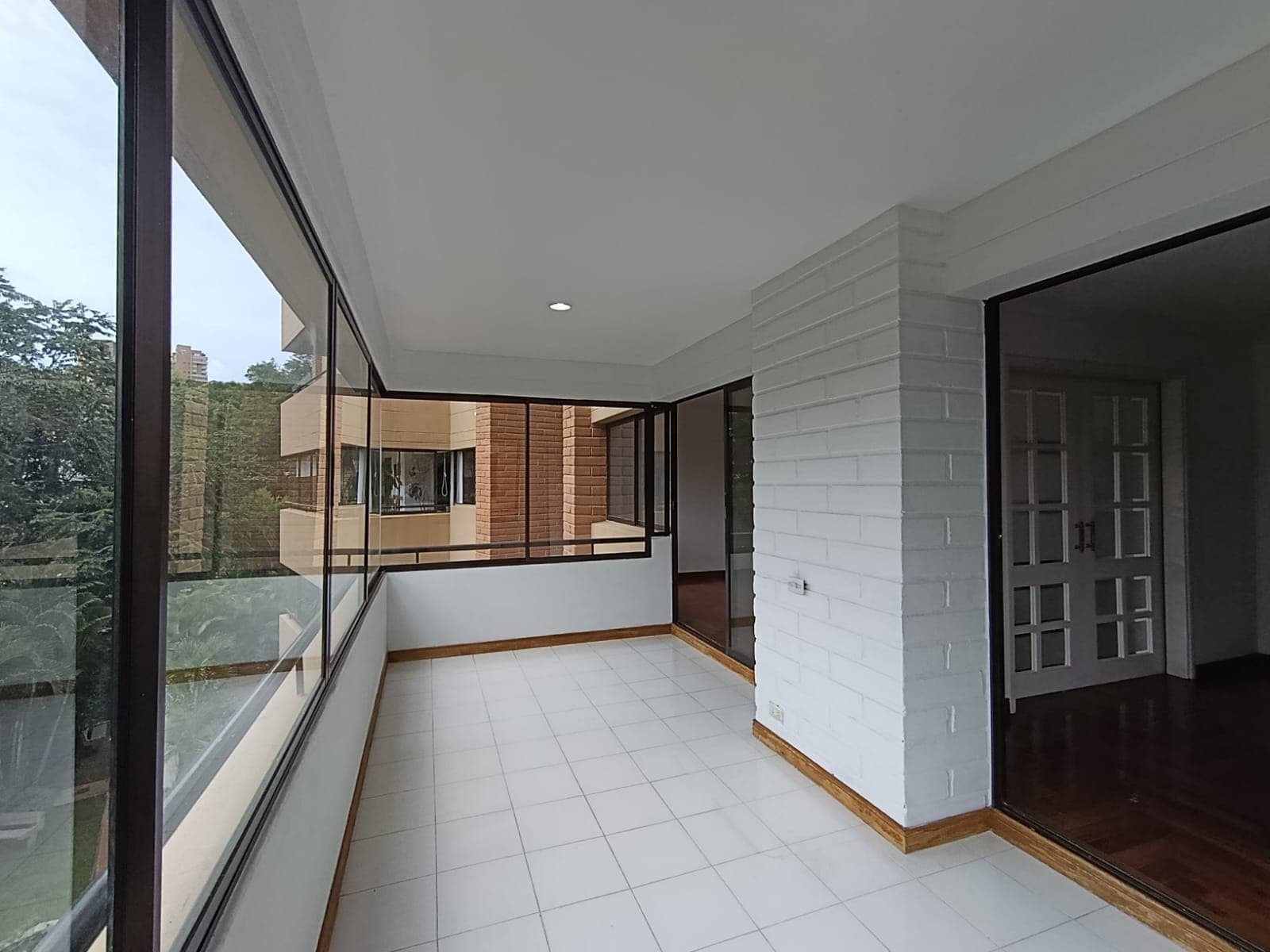 Apartamento en arriendo en El Tesoro, El Poblado, Medellín — foto 1 de 20