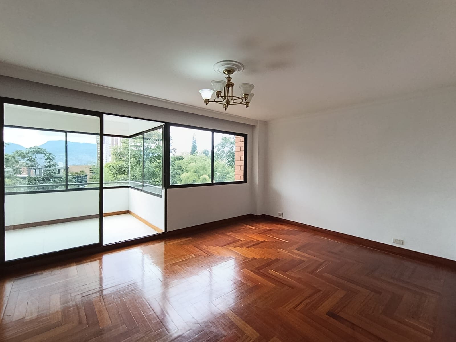 Apartamento en arriendo en El Tesoro, El Poblado, Medellín — foto 4 de 20