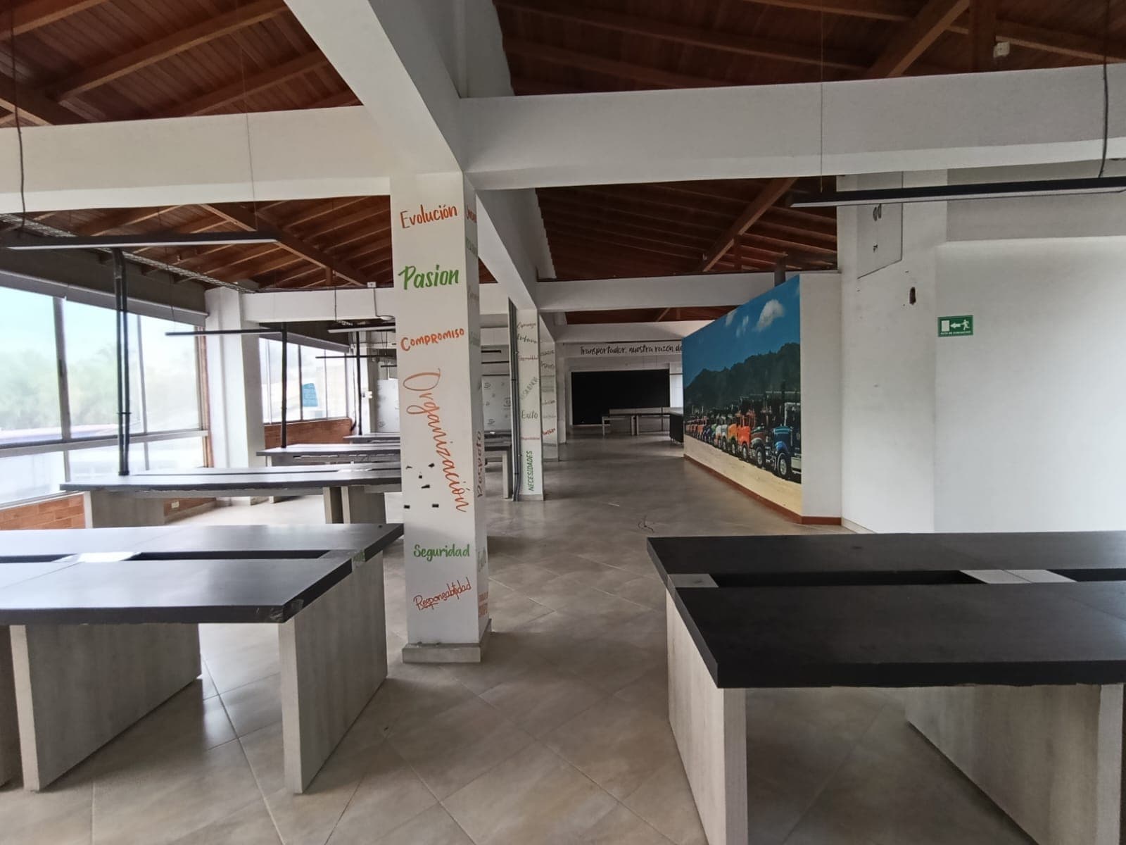Oficina en arriendo en El Chagualo, Centro, Medellín — foto 3 de 17
