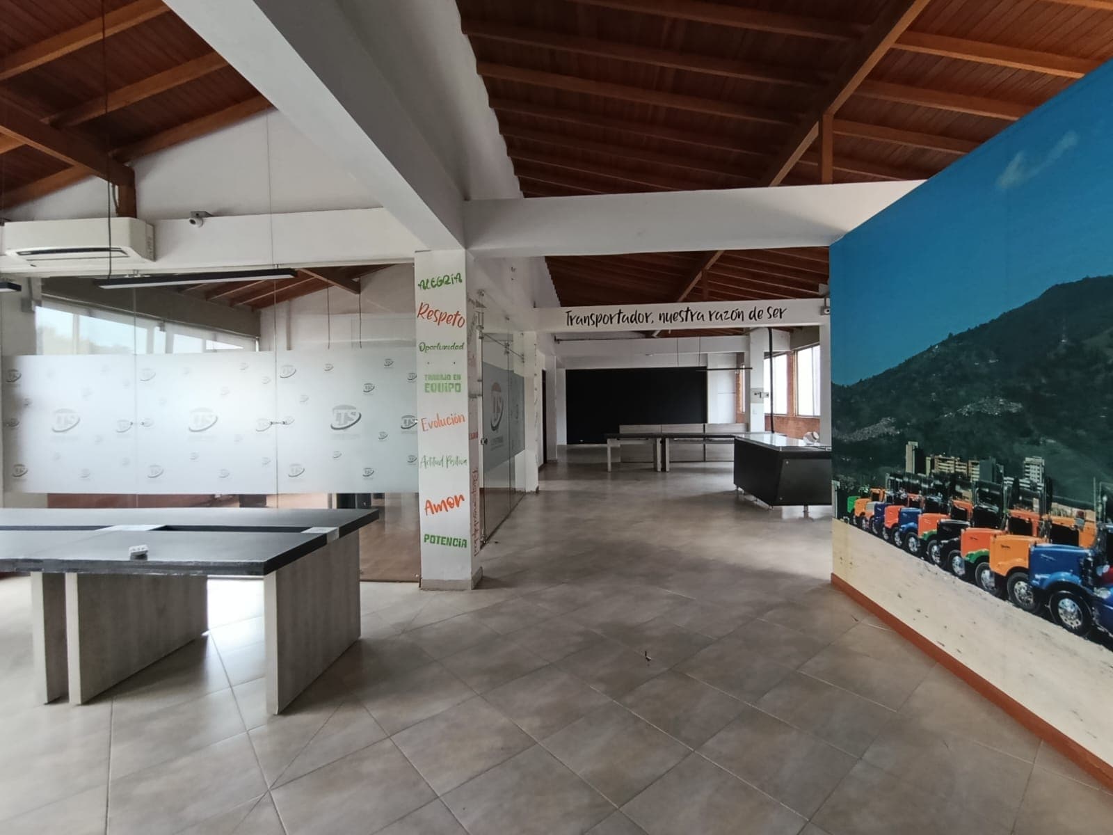 Oficina en arriendo en El Chagualo, Centro, Medellín — foto 4 de 17