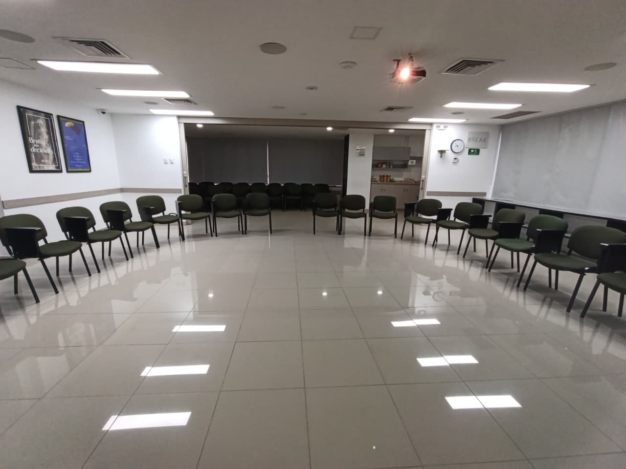 Oficina en arriendo en Milla De Oro, El Poblado, Medellín — foto 1 de 20
