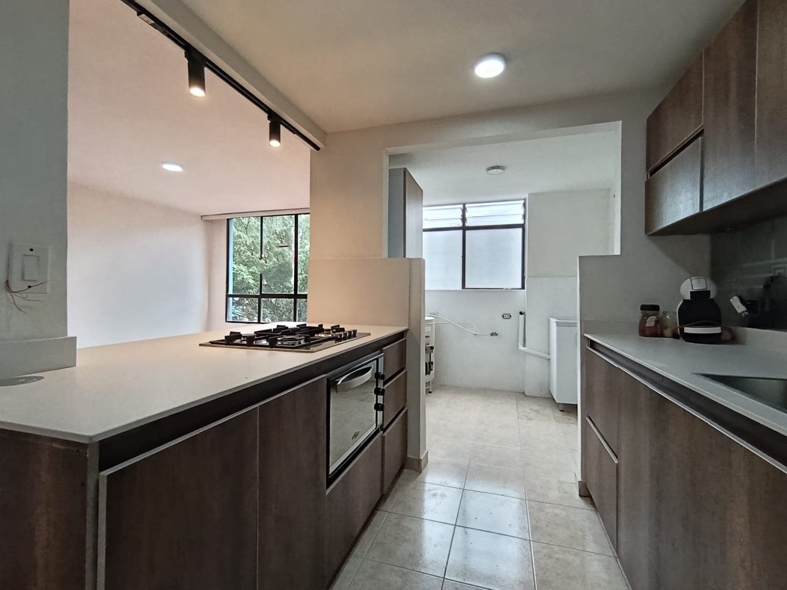 Apartamento en arriendo en El Campestre La Frontera, El Poblado, Medellín — foto 4 de 16