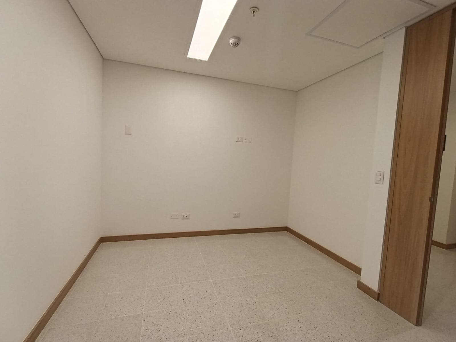 Consultorio en arriendo en Los Pinos, La America, Medellín — foto 3 de 16