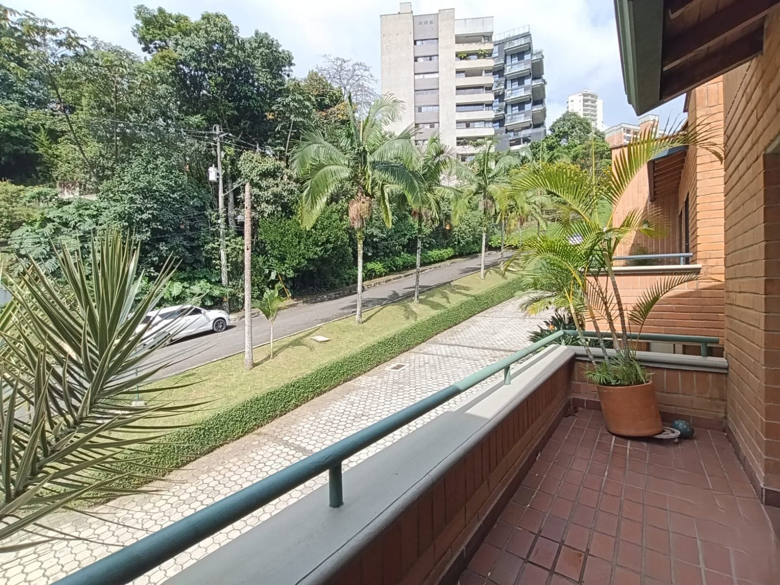 Casa Vivienda en arriendo en El Tesoro, El Poblado, Medellín — foto 1 de 20