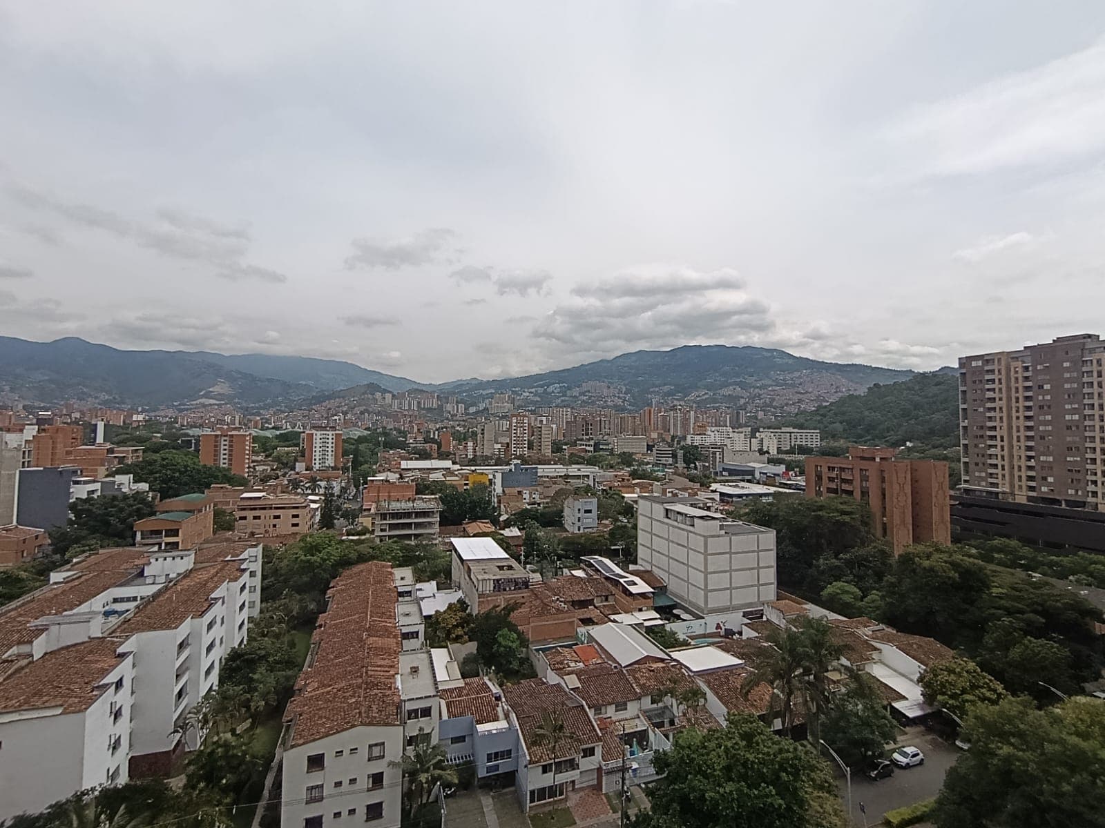 Apartamento en arriendo en Suramericana, Laureles, Medellín — foto 3 de 20