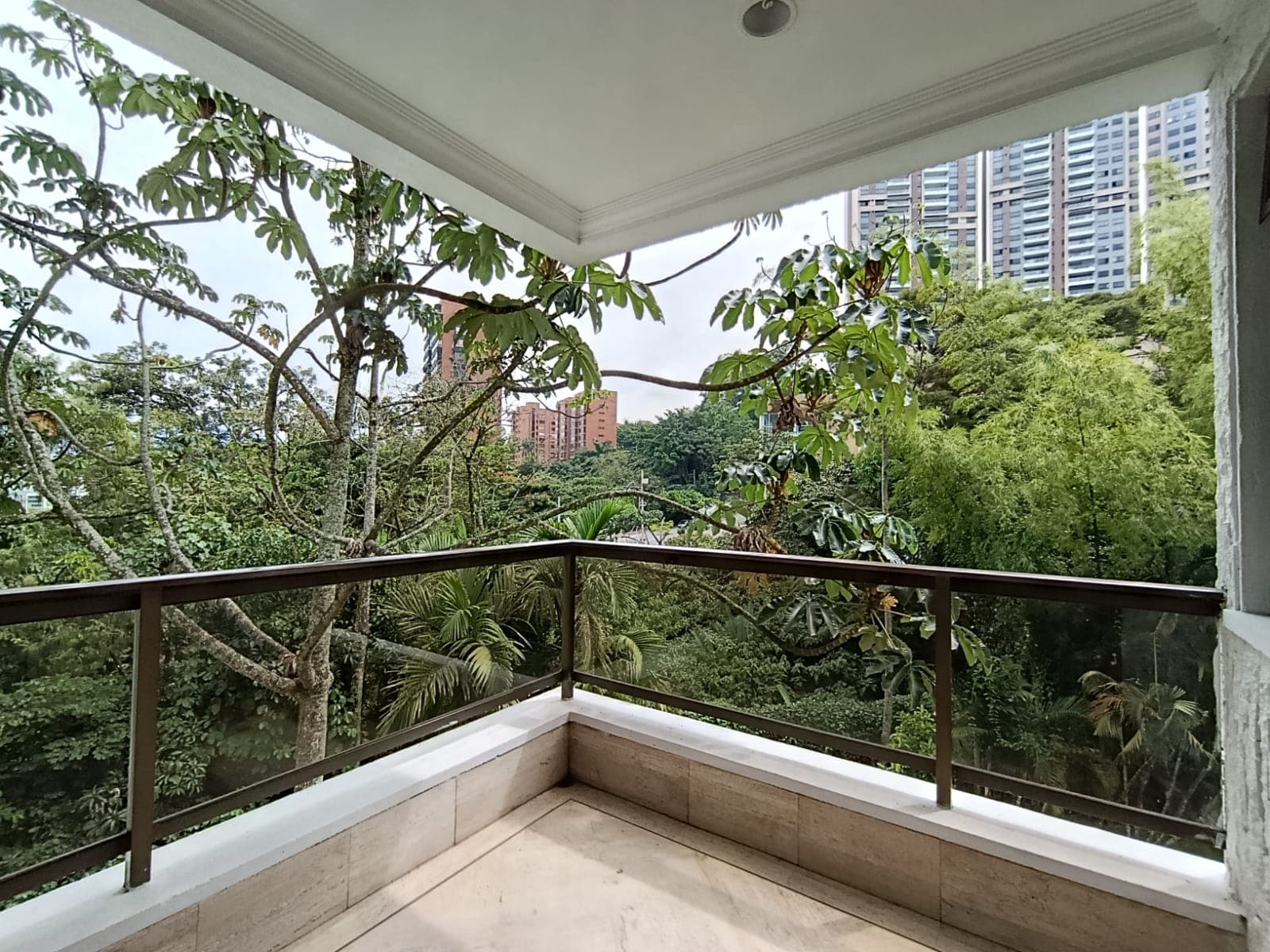 Apartamento en arriendo en San Lucas, El Poblado, Medellín — foto 2 de 20