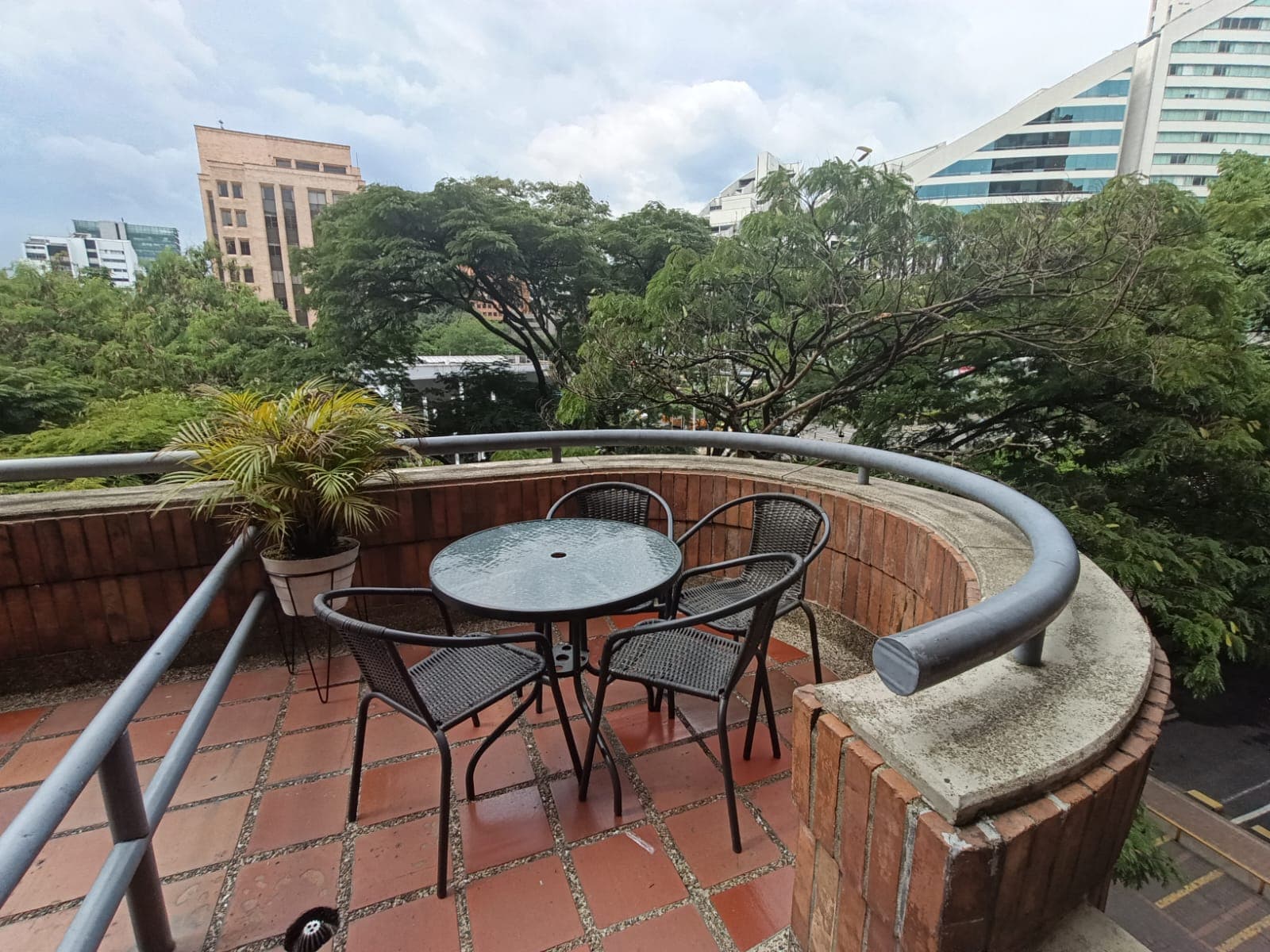 Oficina en arriendo en Milla De Oro, El Poblado, Medellín — foto 2 de 14