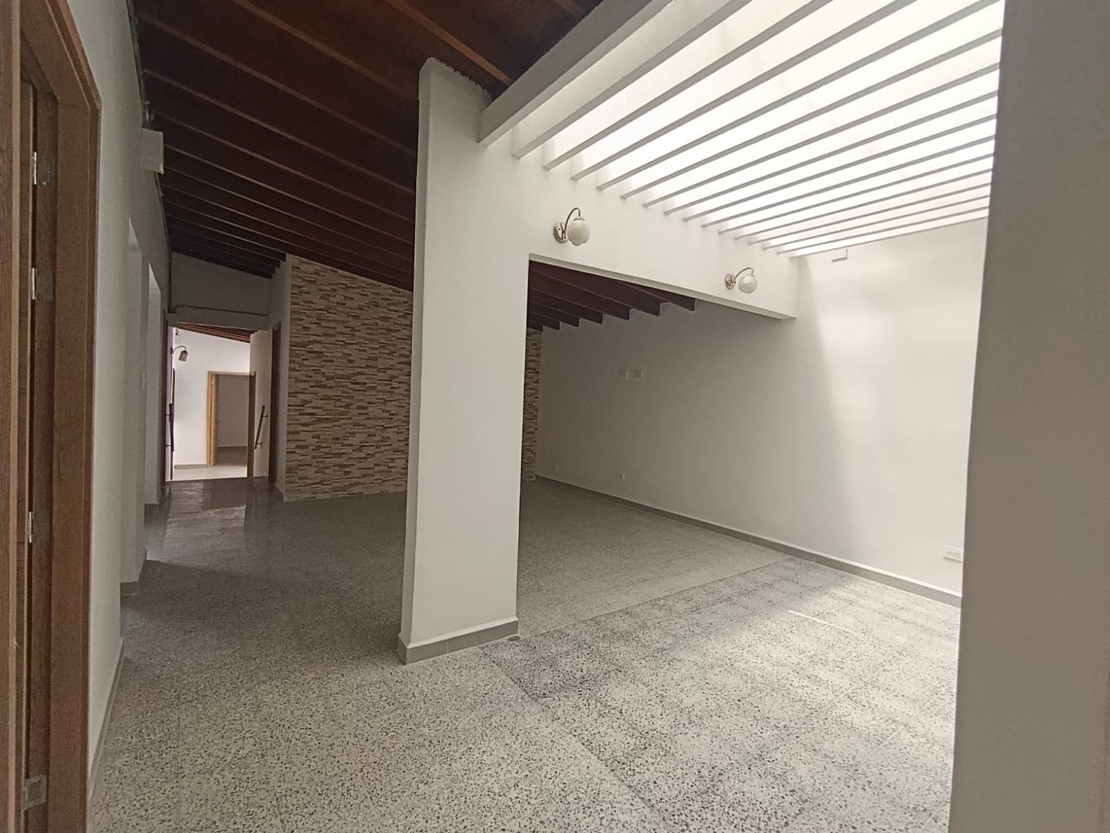 Casa Vivienda en arriendo en El Velódromo, Laureles, Medellín — foto 2 de 20