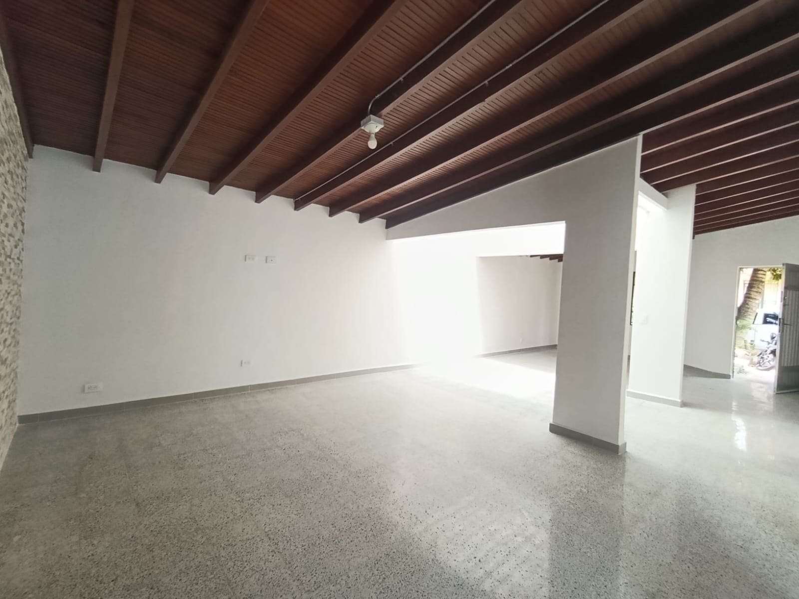 Casa Vivienda en arriendo en El Velódromo, Laureles, Medellín — foto 3 de 20