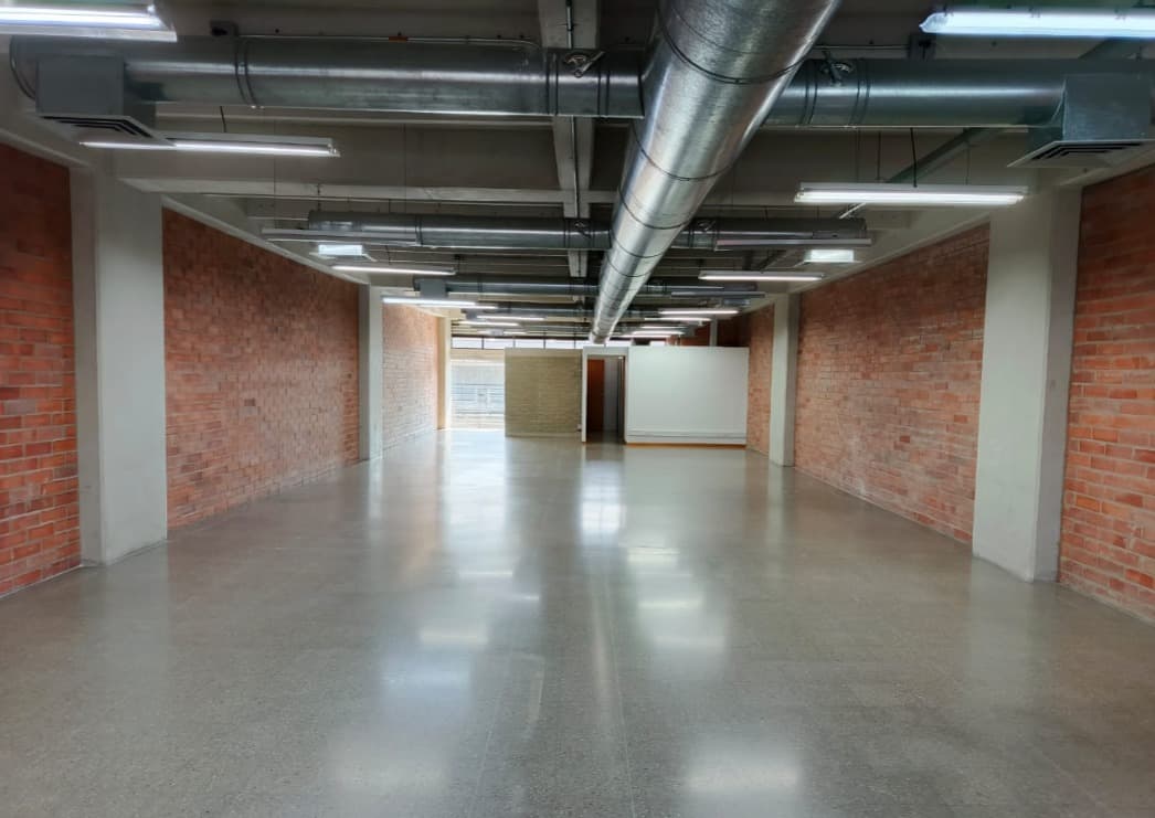Oficina en arriendo en Santa Fé, Guayabal, Medellín — foto 3 de 4