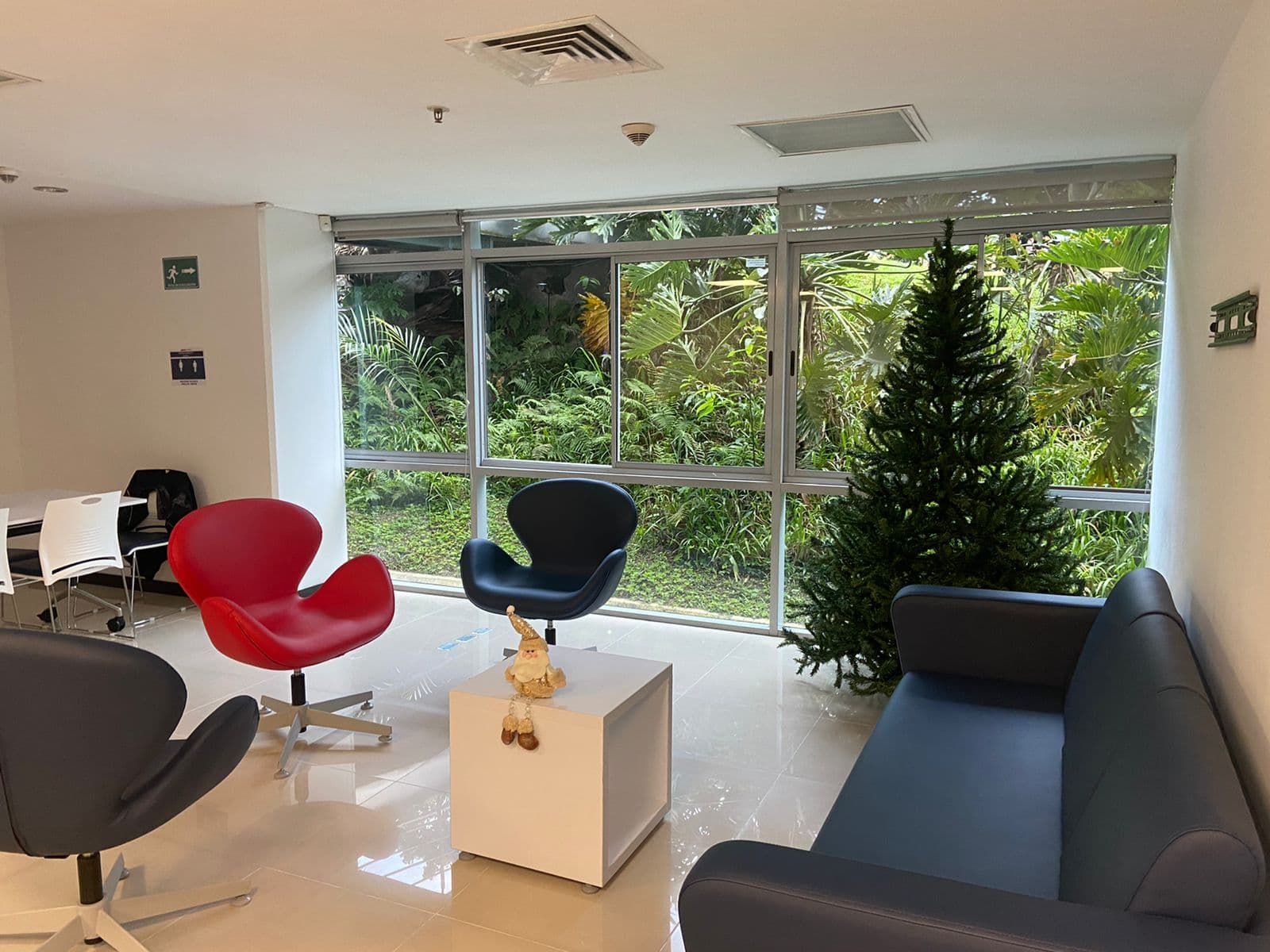 Oficina en arriendo en Loma Del Escobero, Envigado — foto 4 de 10