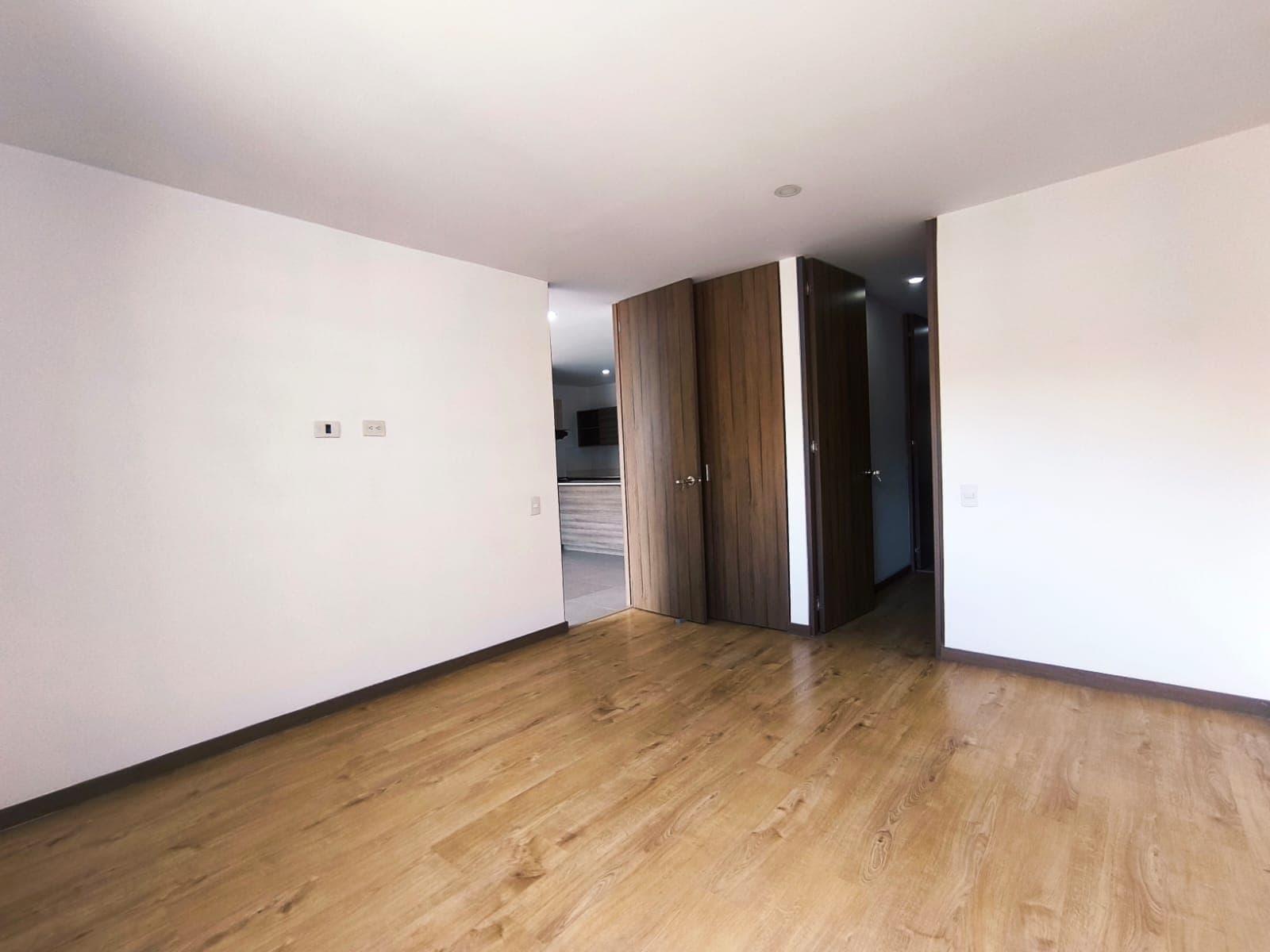Apartaestudio en arriendo en Loma Del Escobero, Envigado — foto 2 de 15