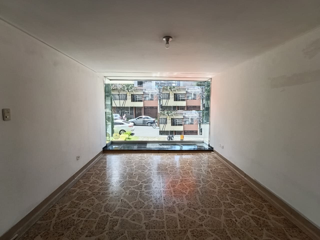 Casa Comercial en arriendo en El Nogal Los Almendros, Belen, Medellín — foto 4 de 20