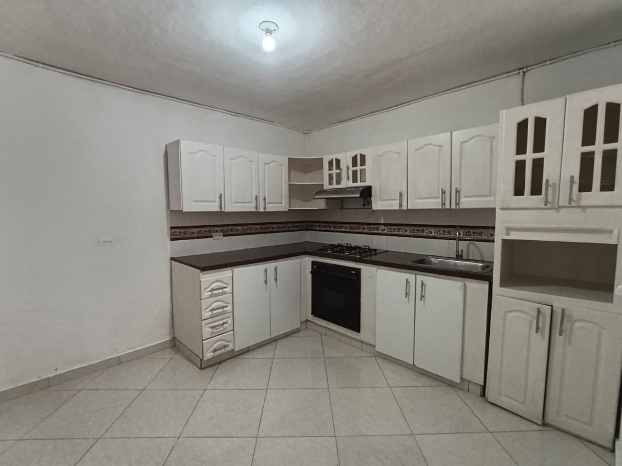 Casa Comercial en arriendo en Rosales, Belen, Medellín — foto 1 de 20