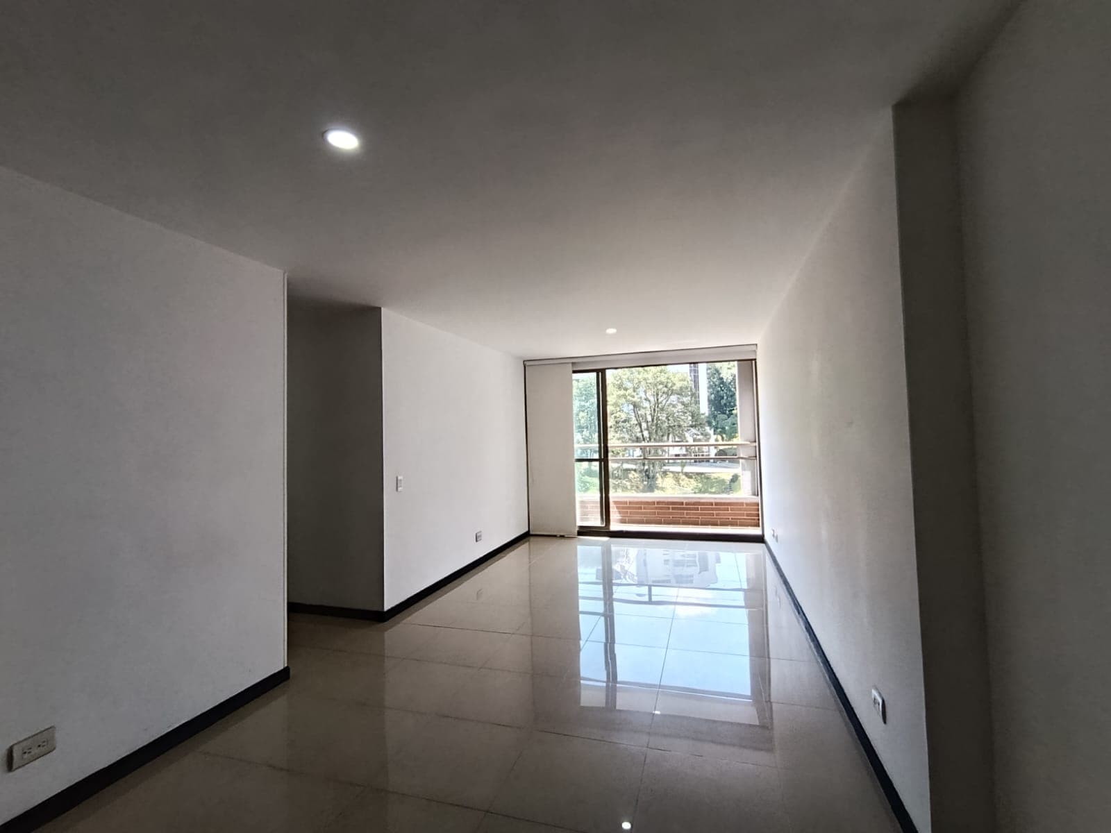Apartamento en arriendo en Los Balsos, El Poblado, Medellín — foto 3 de 18
