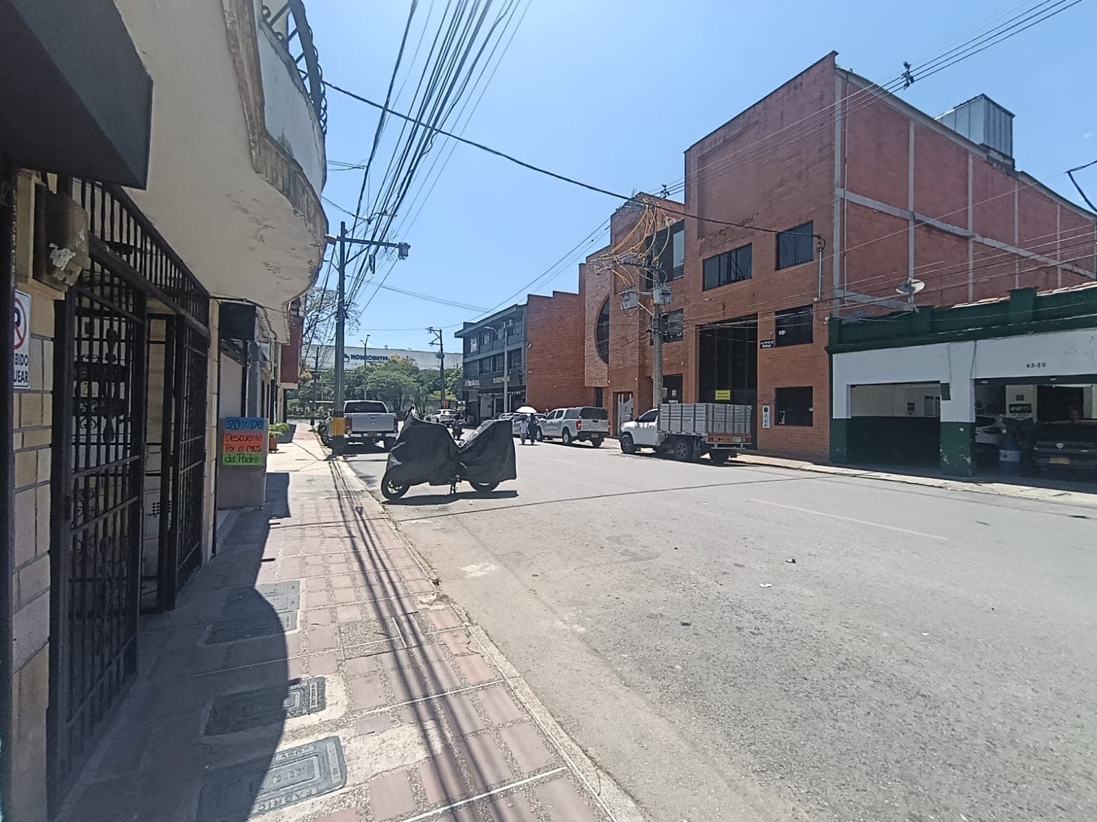 Local en arriendo en San Joaquín, Laureles, Medellín — foto 1 de 9